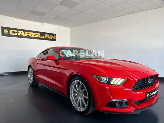 Ford Mustang view 5