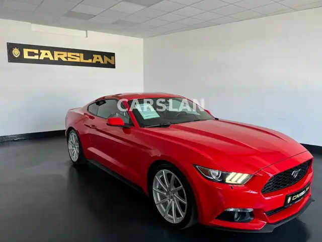 Ford Mustang view 2
