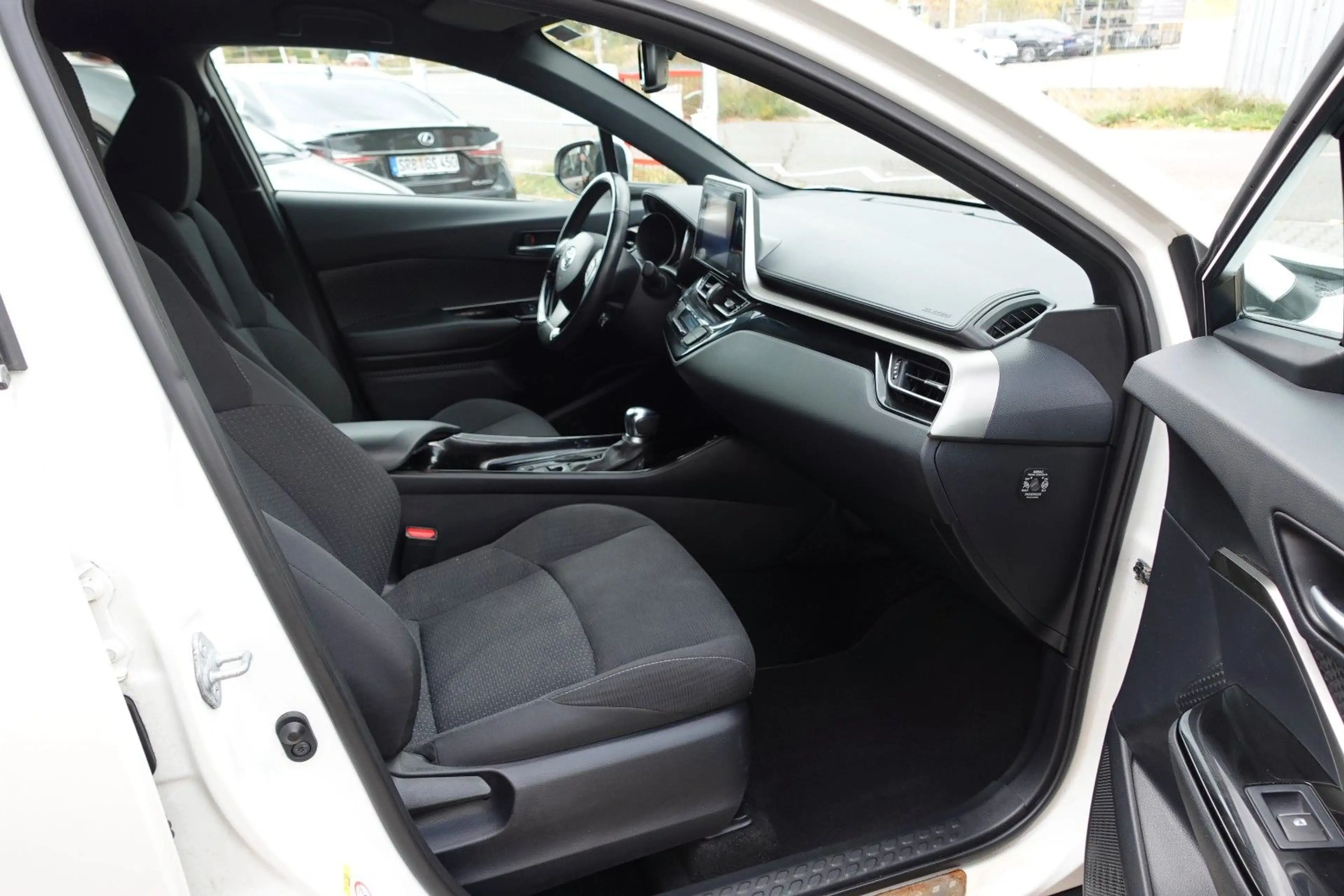 Toyota C-HR 1.8 l Hybrid Team D 3 Jahre Garantie — photo 6