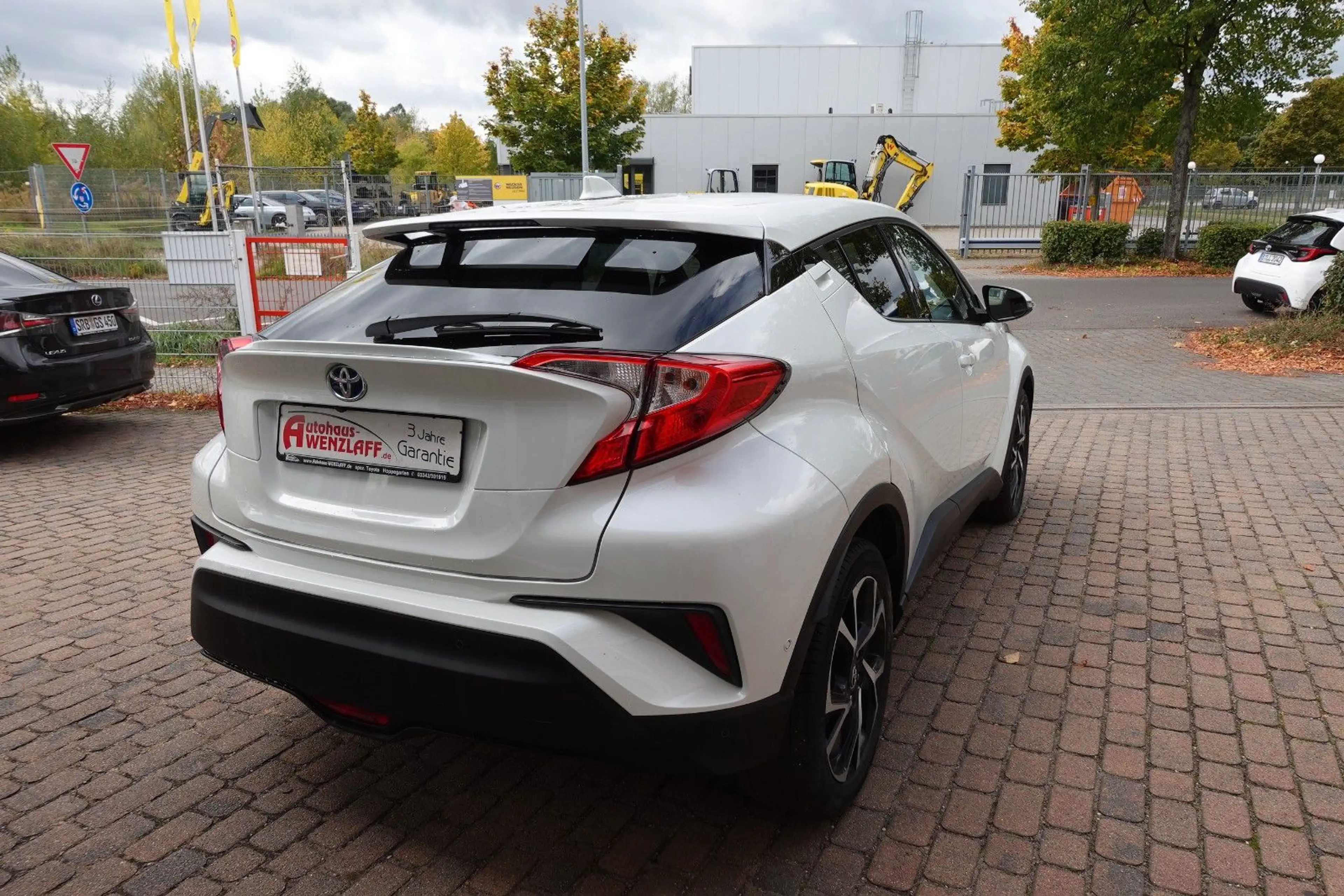 Toyota C-HR 1.8 l Hybrid Team D 3 Jahre Garantie — photo 3