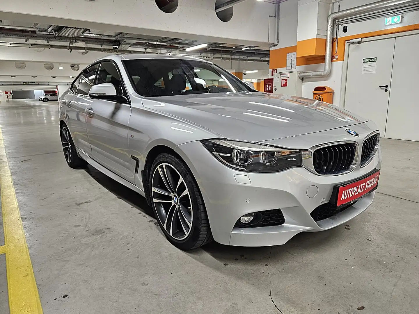 BMW 320 d xDrive Gran Turismo M Sport Aut. Grau - 2