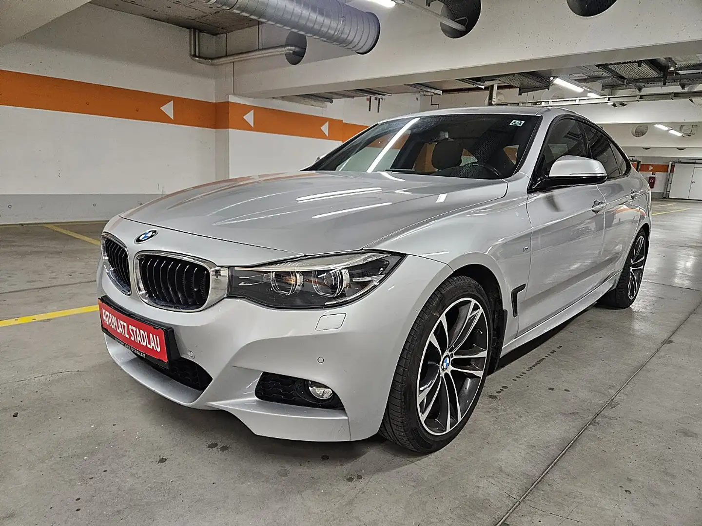 BMW 320 d xDrive Gran Turismo M Sport Aut. Grau - 1