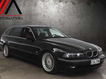 V8 TOURING -TOP ZUSTAND -Unfallfrei