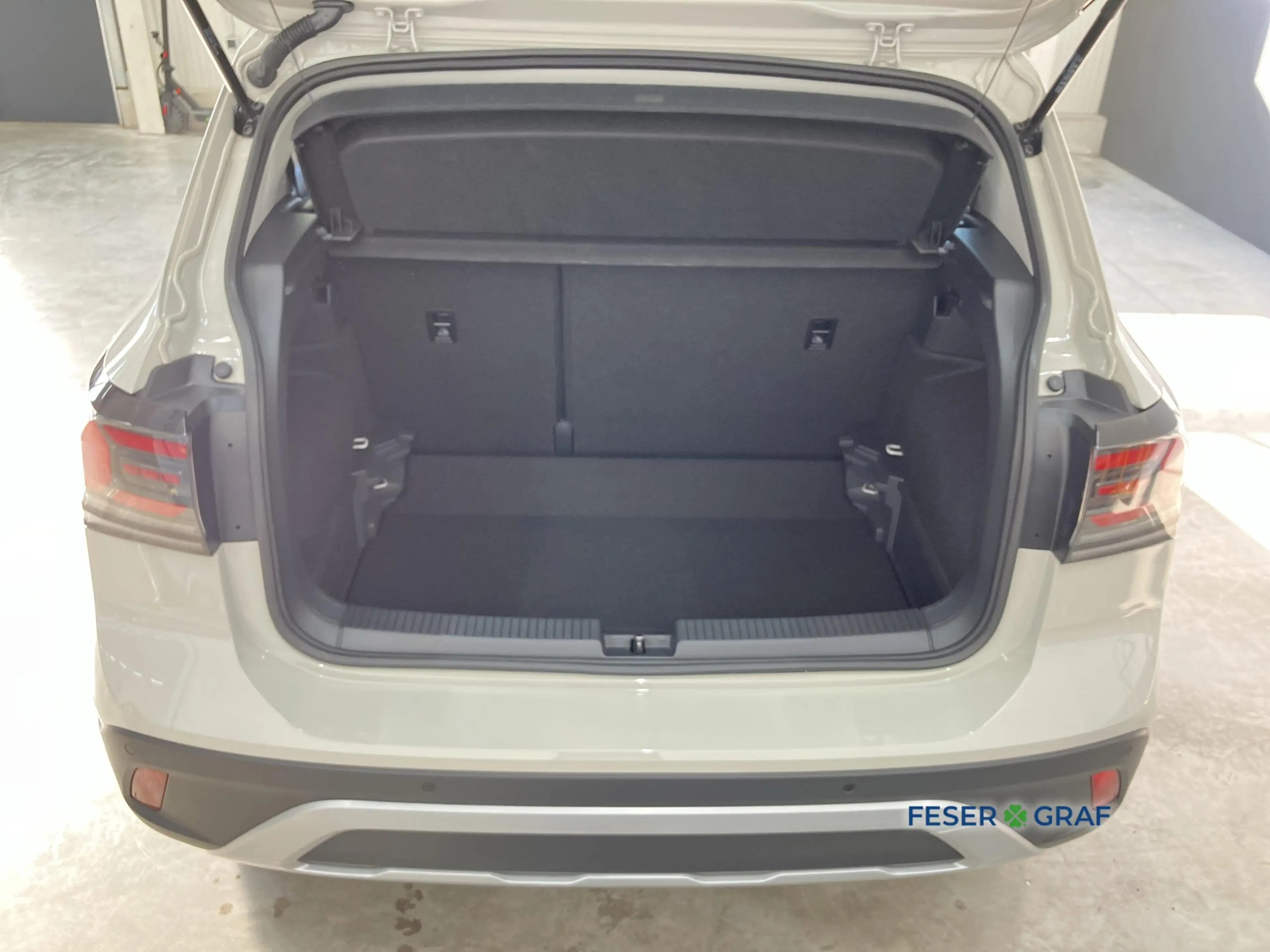 Volkswagen T-Cross Life 1.0 TSI RFK ACC SHZ LED Virtual Nav — photo 13