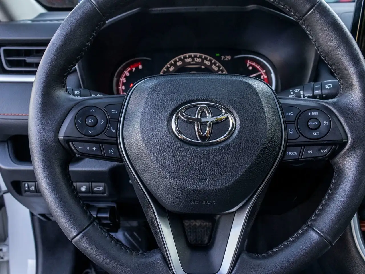 Toyota RAV 4 снимка Toyota RAV 4