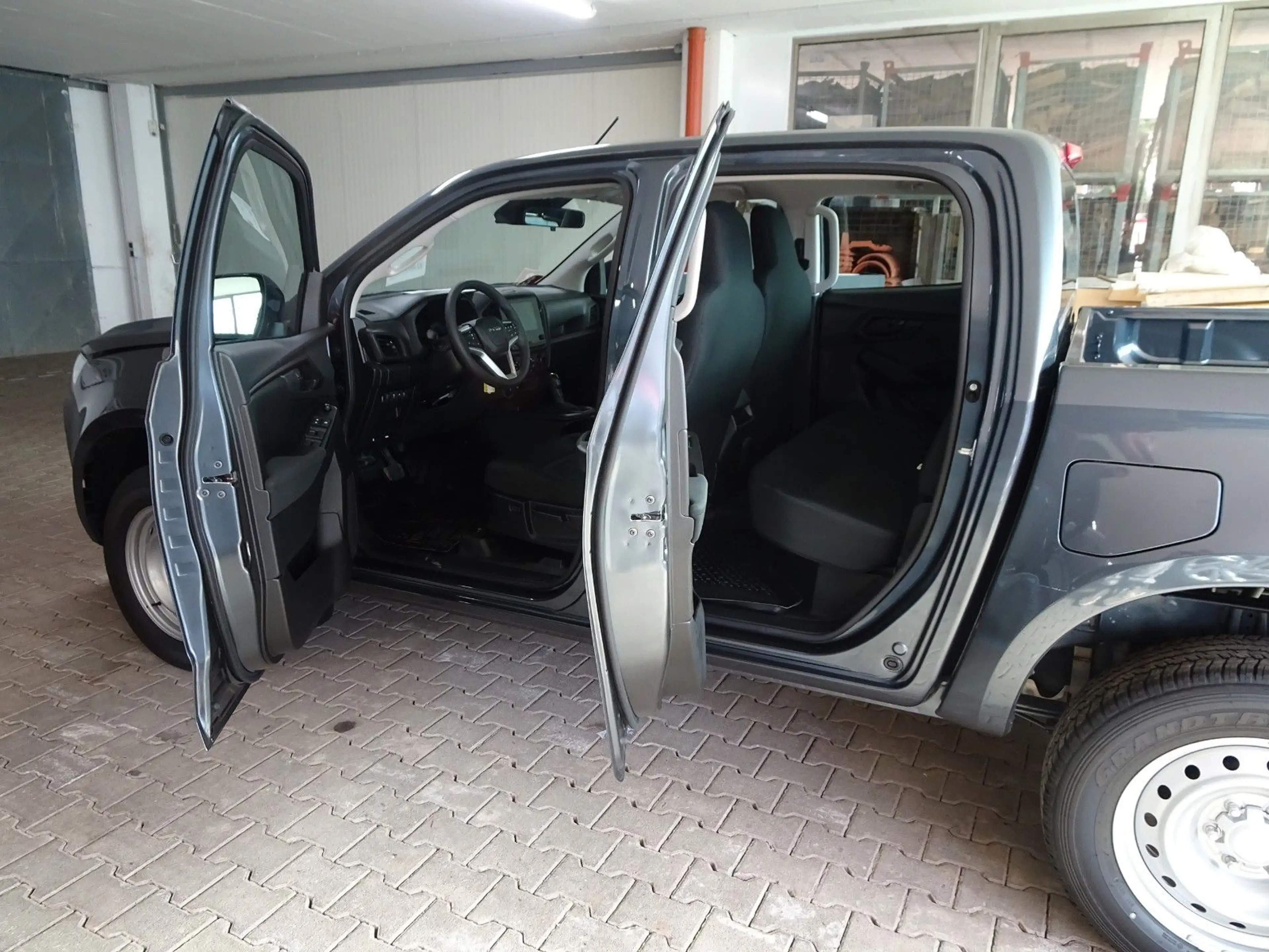 Isuzu D-Max Double Cab 4WD "L" SOFORT ab Lager! — photo 5