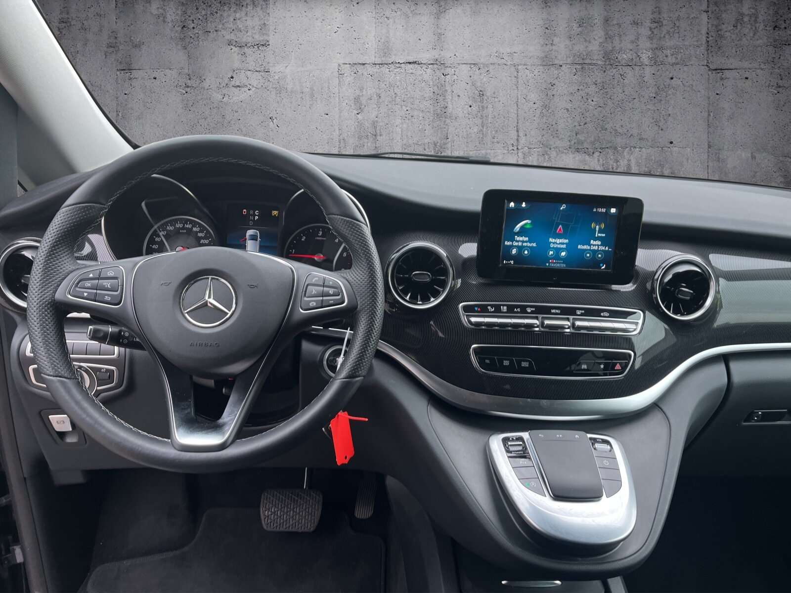 Mercedes-Benz V 220