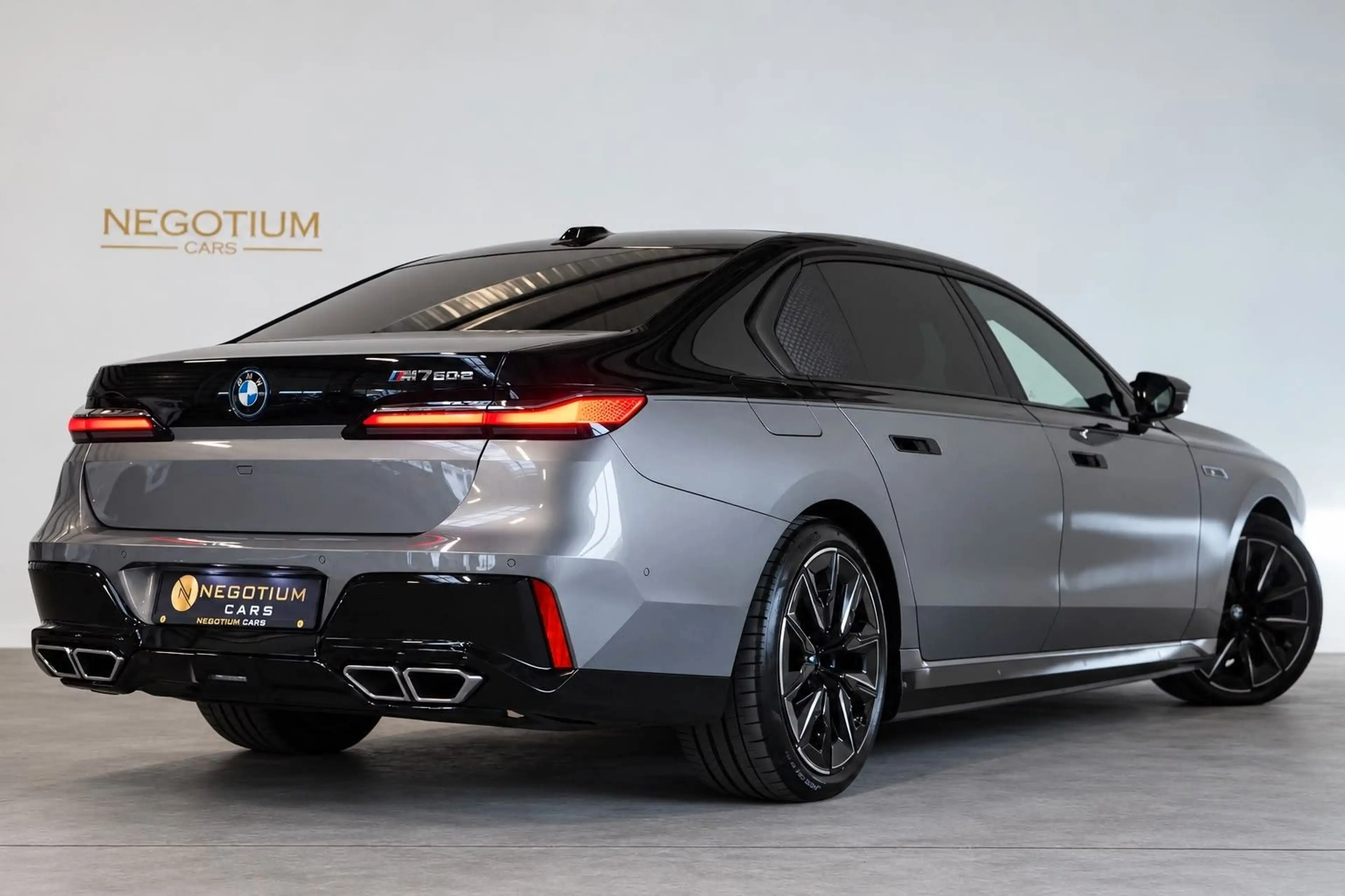 BMW 760 e xD Two Tone Fond TV SkyLo. AutoTüren B&W — photo 4