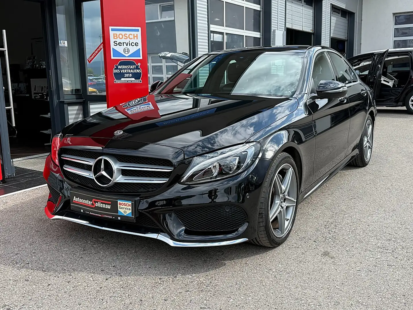 Mercedes-Benz C 220 d AMG Line Aut. Schwarz - 1