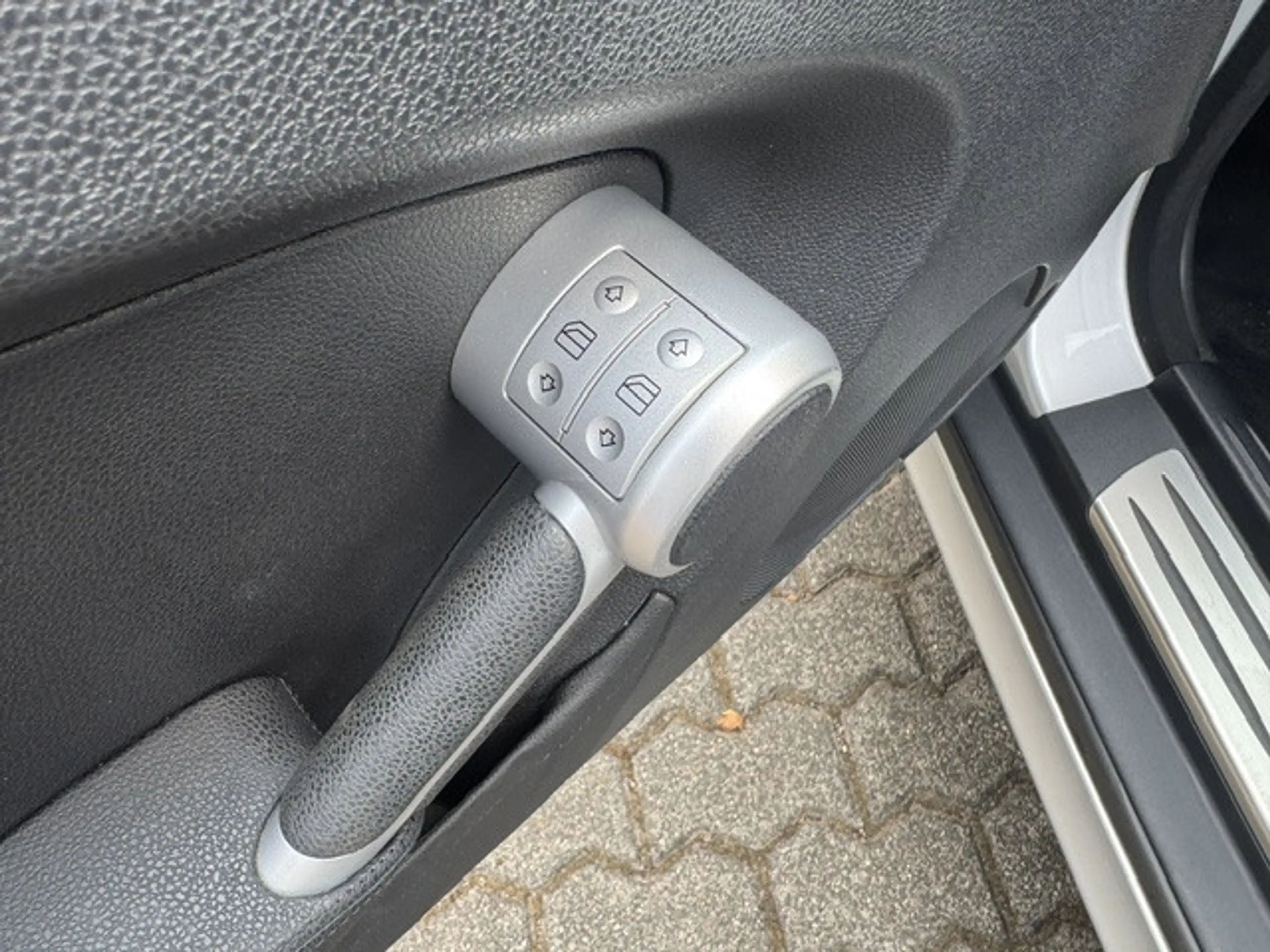 Mercedes-Benz SLK 200 MERCEDES BENZ SLK 200 KEMPRESSOR EDITION 10 LEDER — photo 11