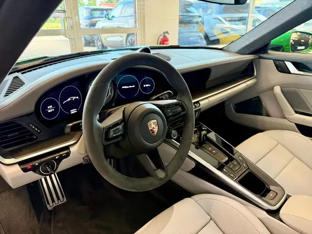 Porsche 911 view 14