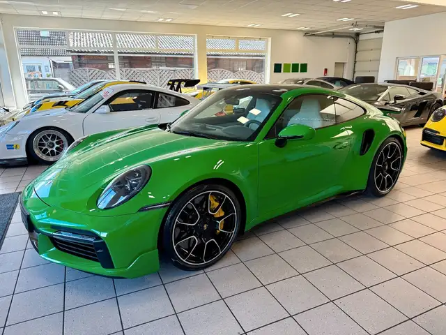Porsche 911 view 2