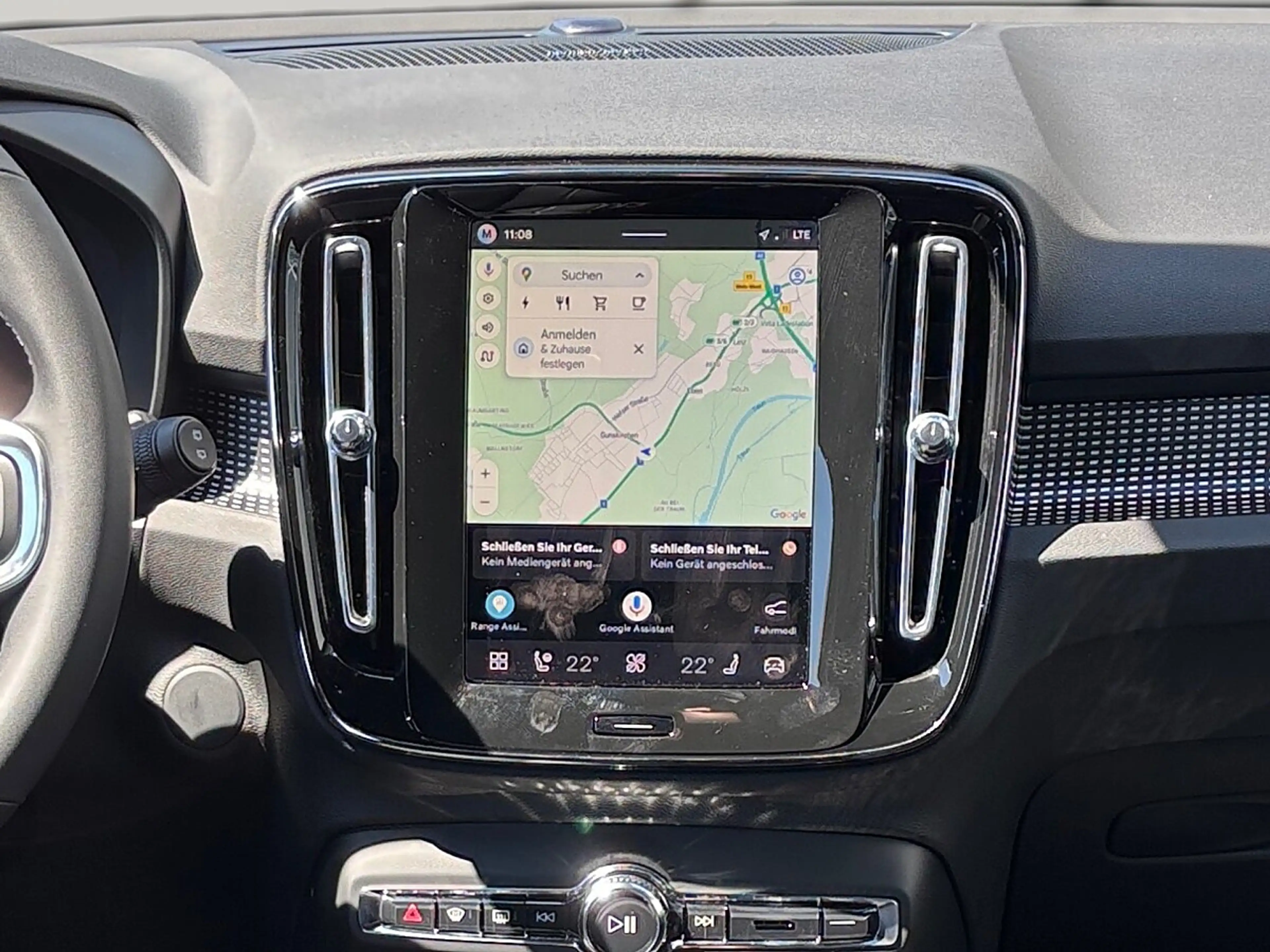 Volvo EX40 Single Motor Extended Range 82kWh Plus — photo 13