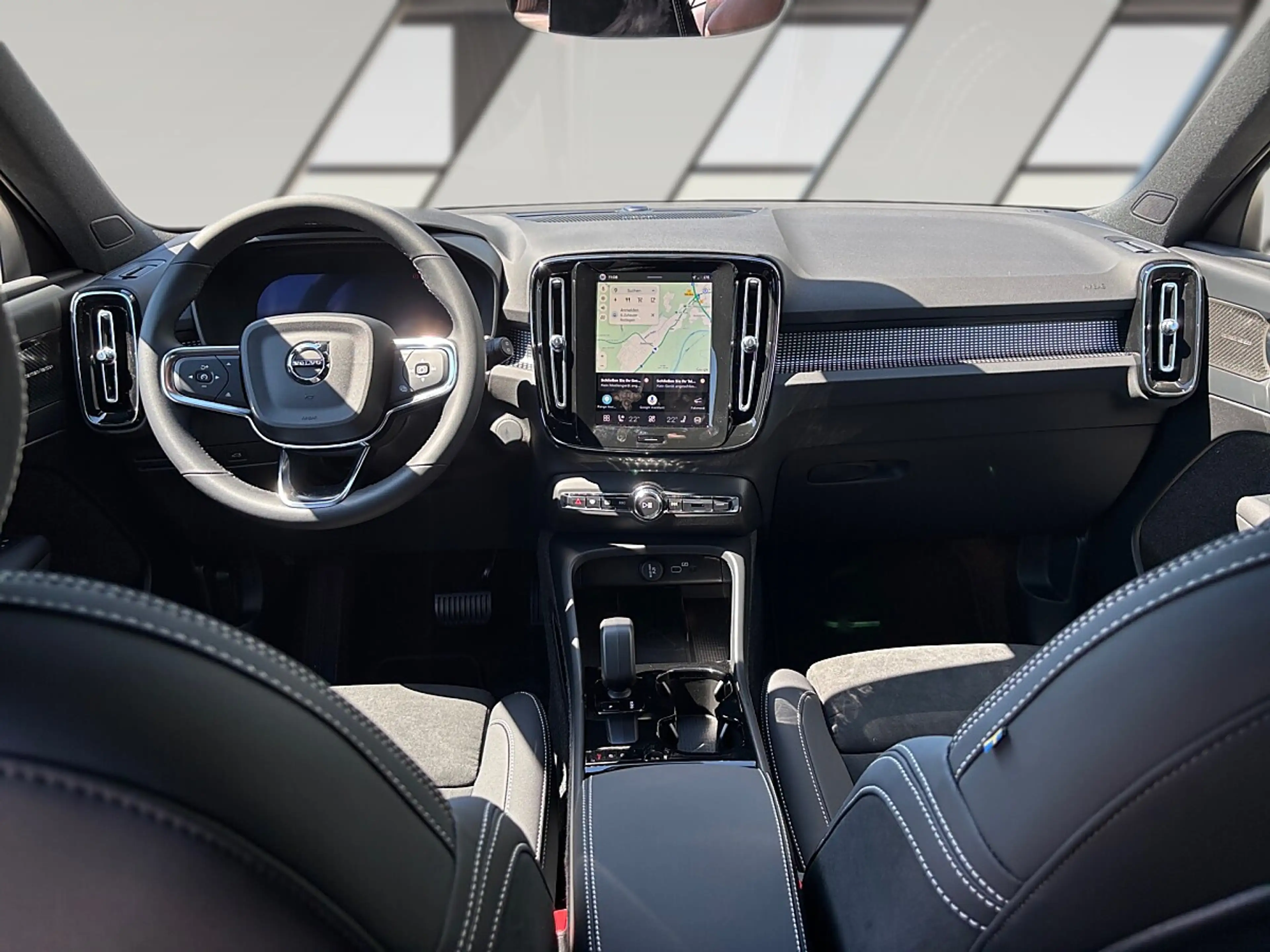 Volvo EX40 Single Motor Extended Range 82kWh Plus — photo 9