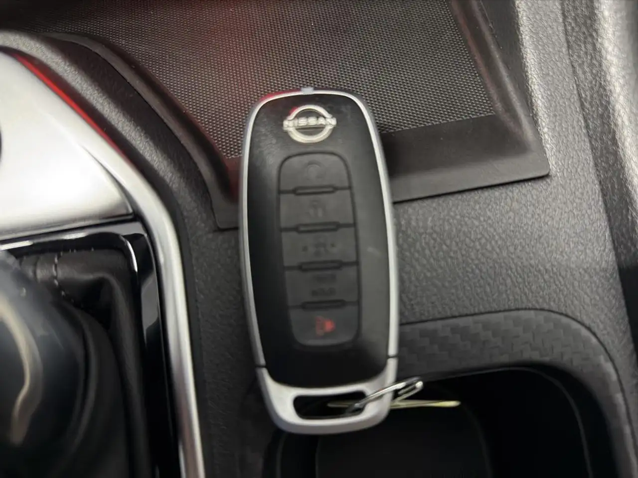 Nissan Sentra снимка Nissan Sentra