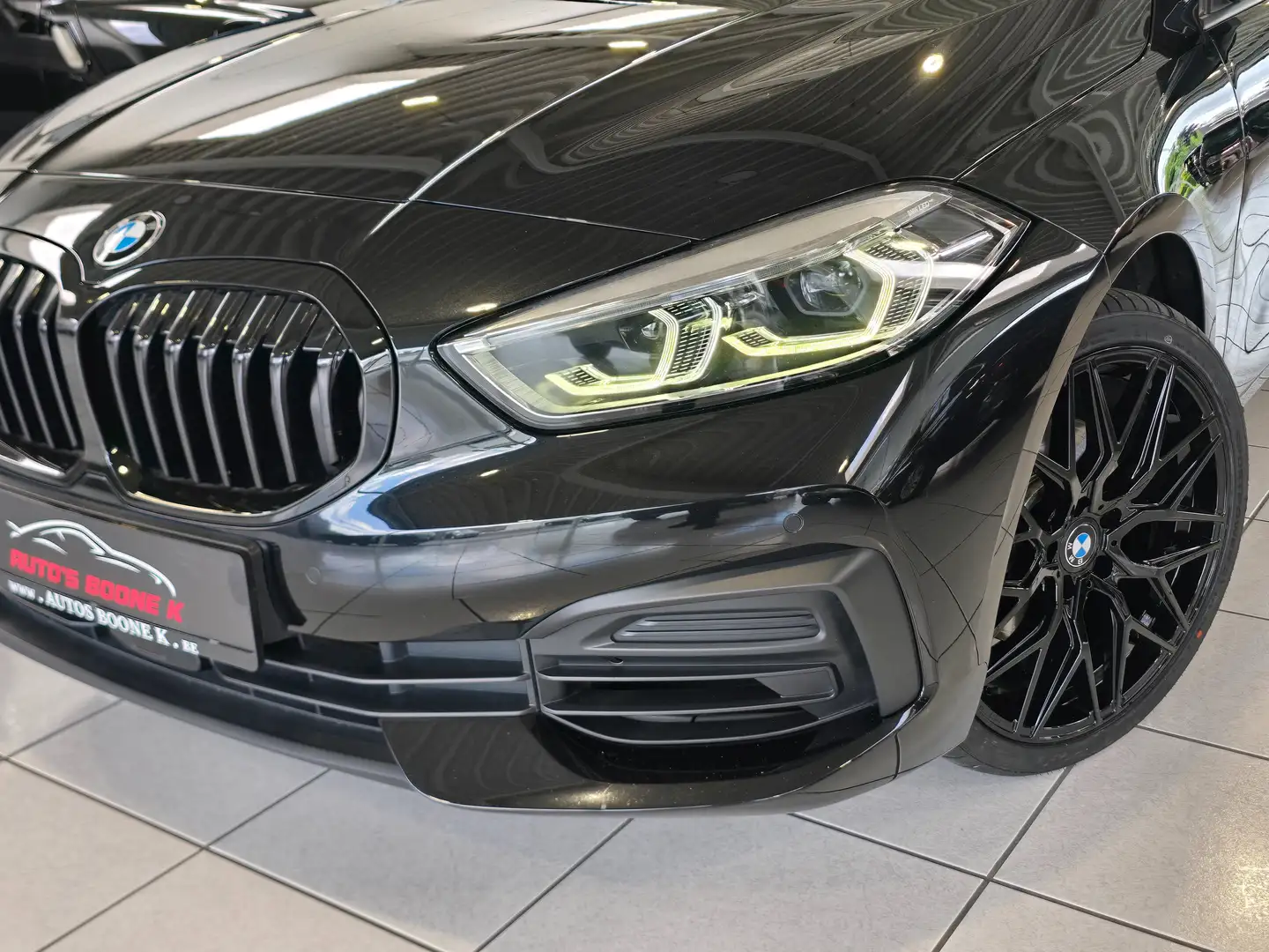 BMW 118 118iA OPF / Automaat / Navigatie / Lane assist/Enz Zwart - 2