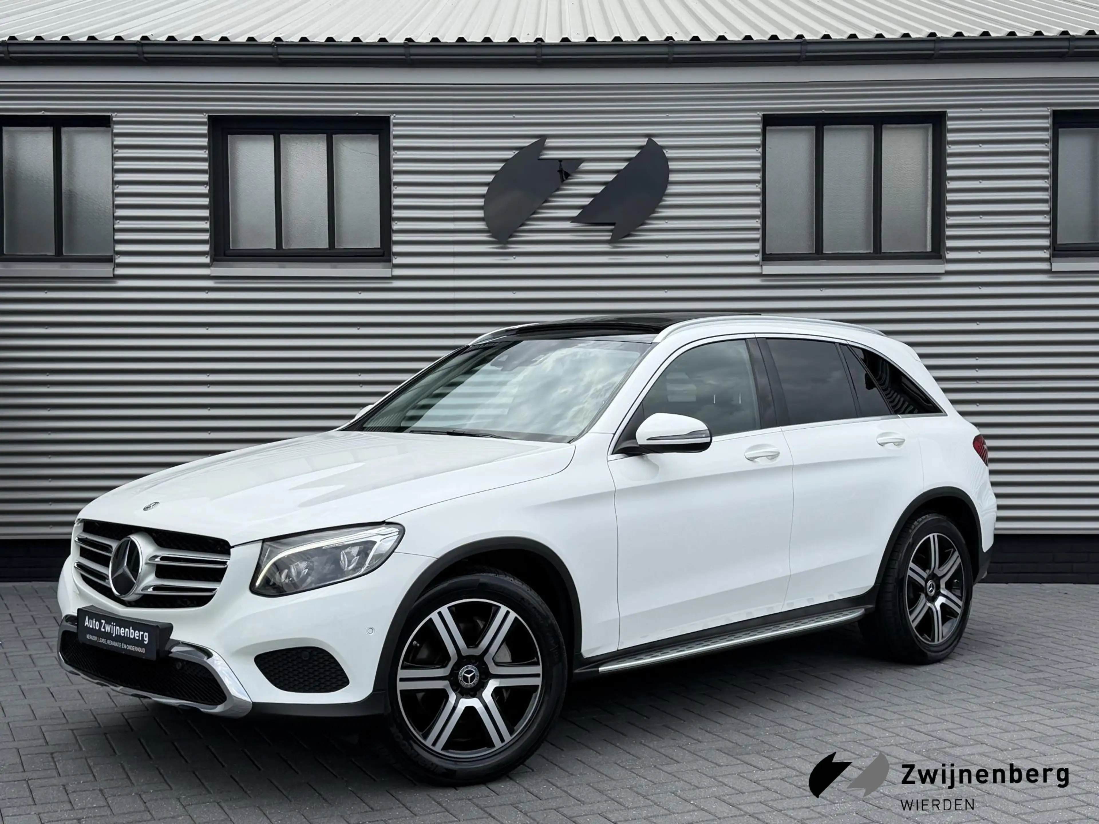 Mercedes-Benz GLC 250 4MATIC |Pano|Trekhaak|Distronic| | Pano | Trekhaak
