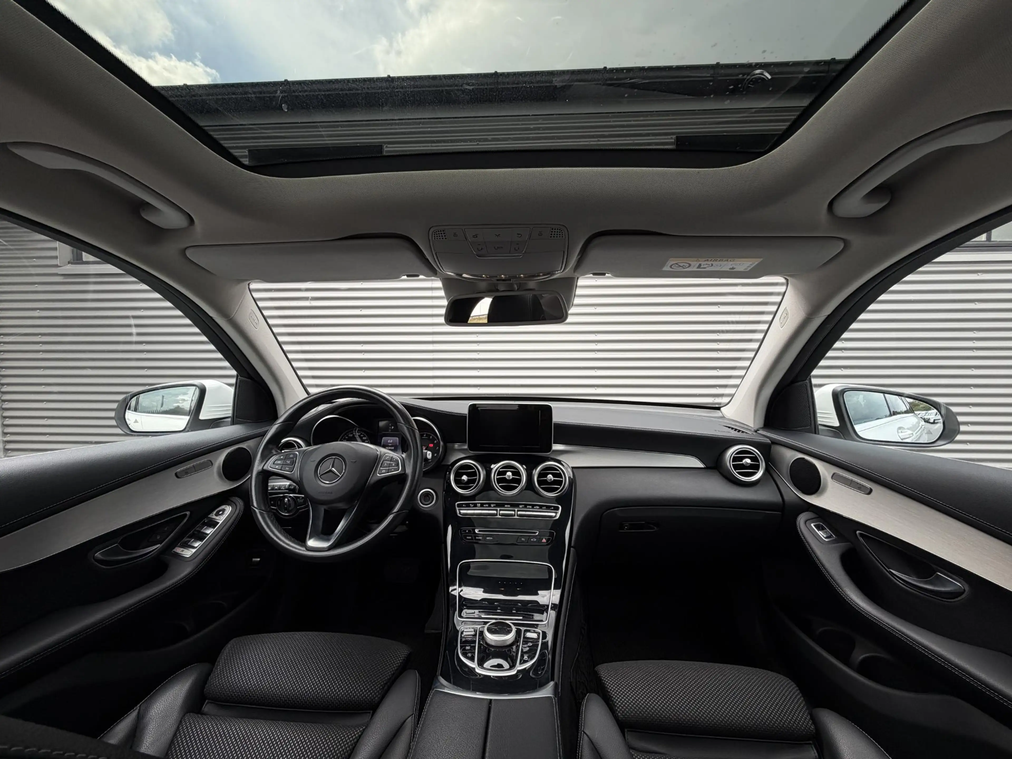 Mercedes-Benz GLC 250 4MATIC |Pano|Trekhaak|Distronic| | Pano | Trekhaak — photo 3