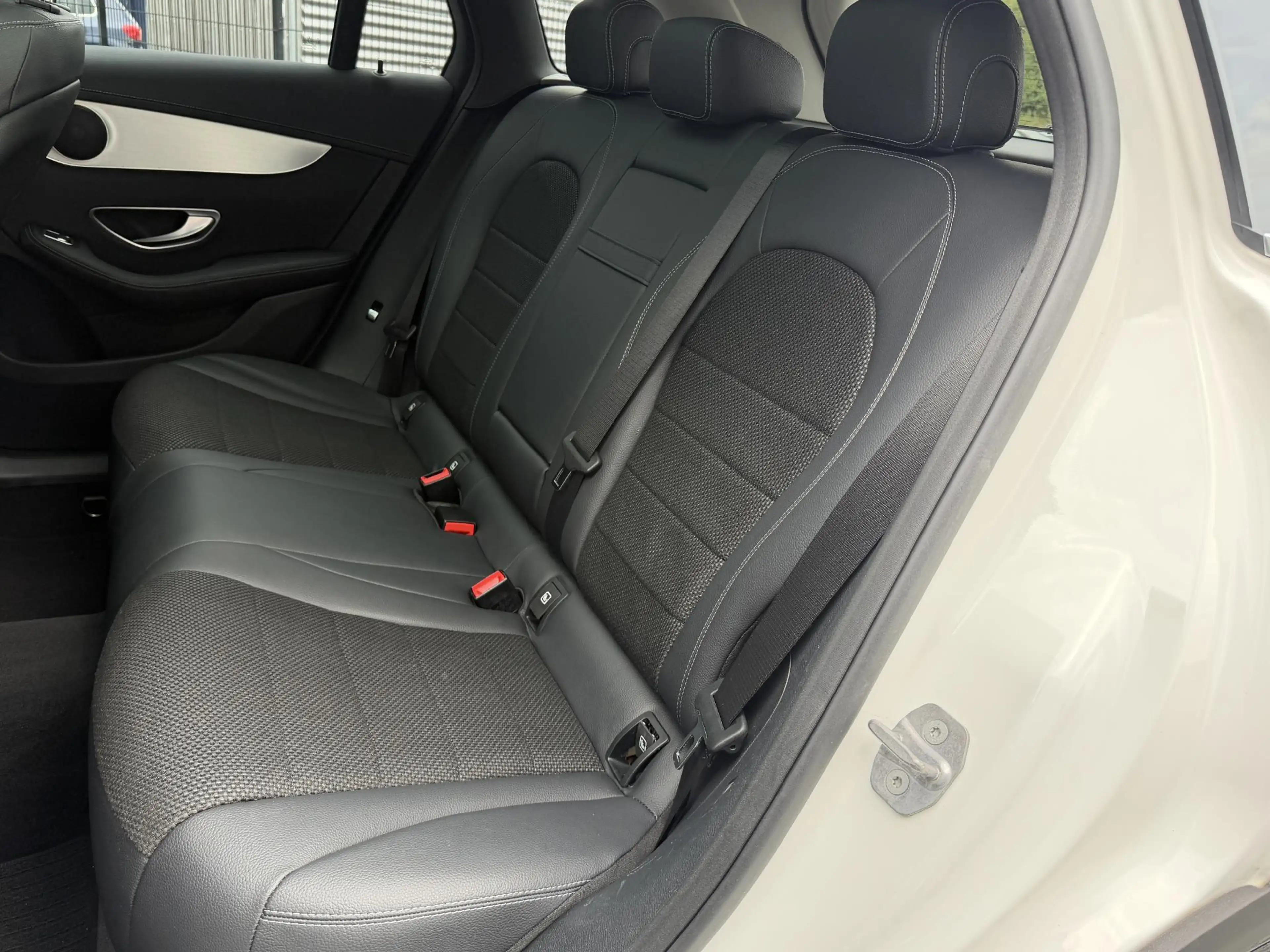 Mercedes-Benz GLC 250 4MATIC |Pano|Trekhaak|Distronic| | Pano | Trekhaak — photo 7