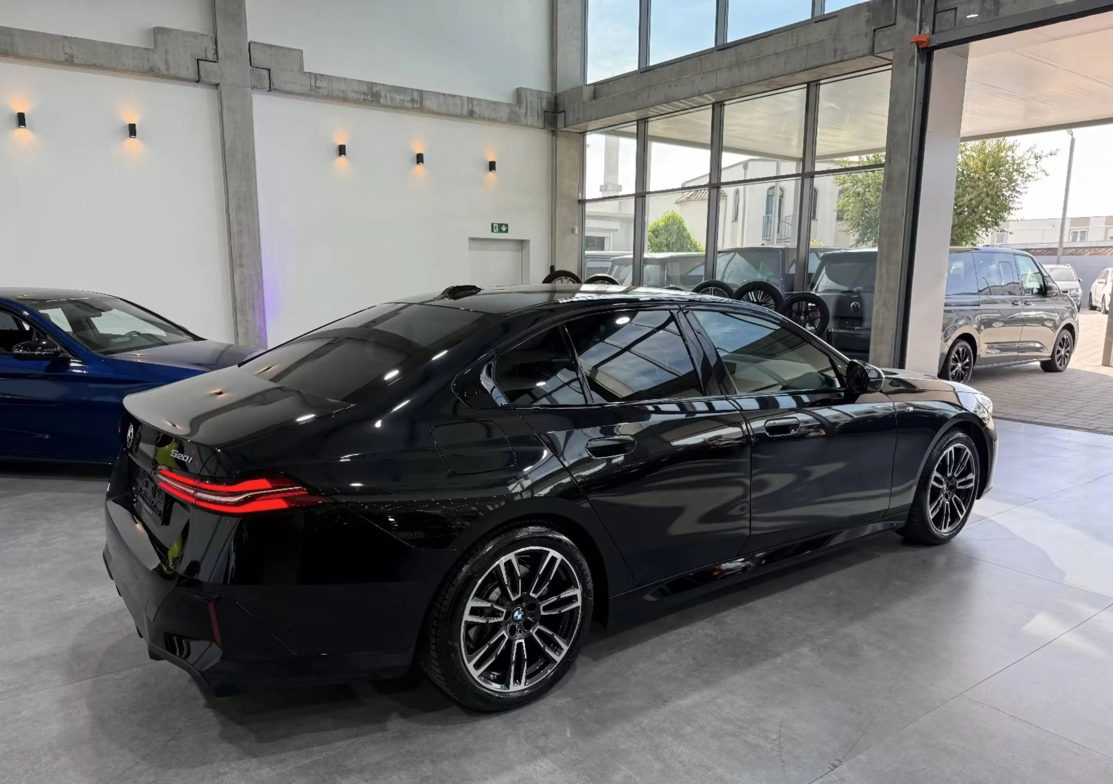 BMW 520 520 i M Sport — photo 4