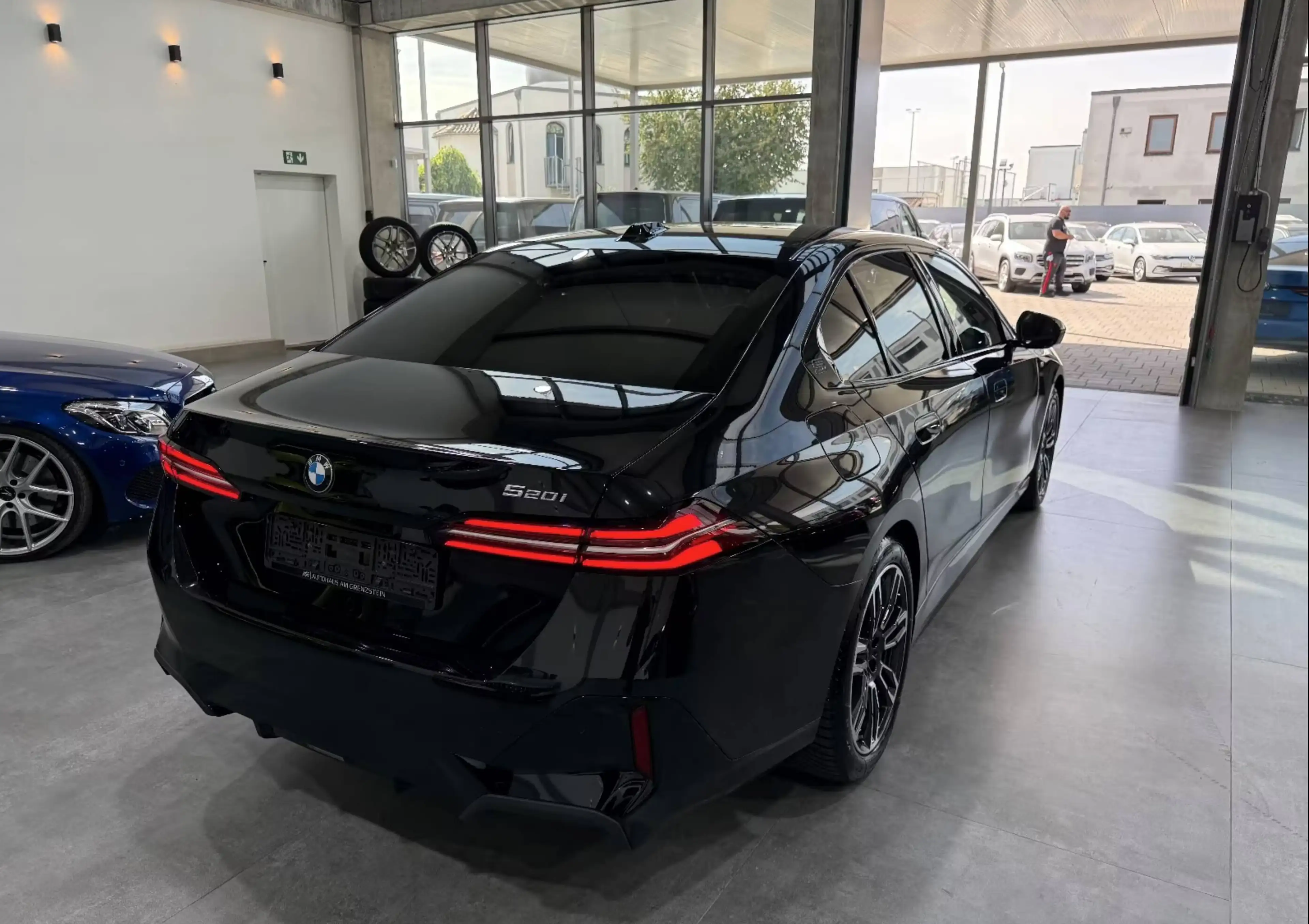 BMW 520 520 i M Sport — photo 5