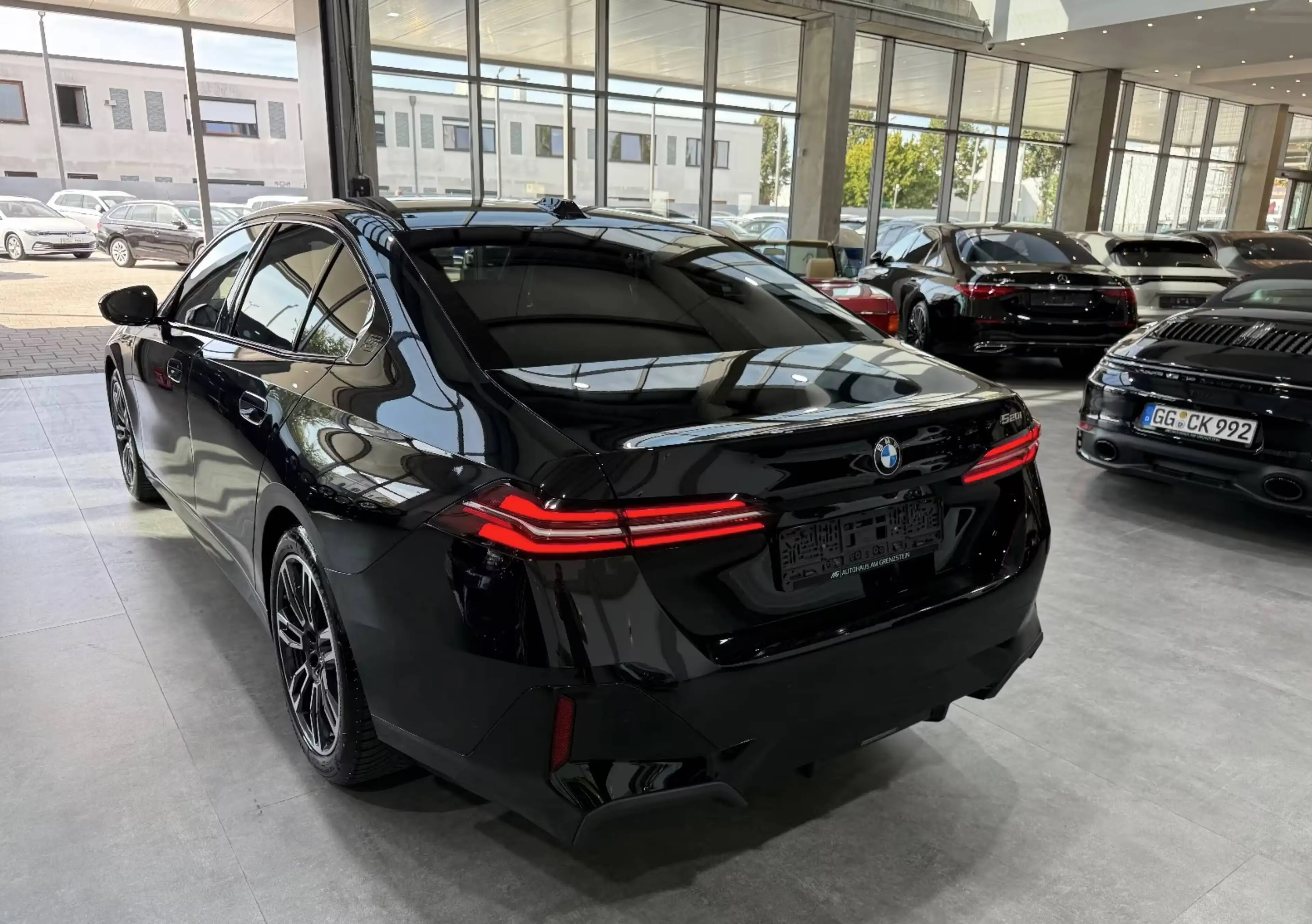 BMW 520 520 i M Sport — photo 7