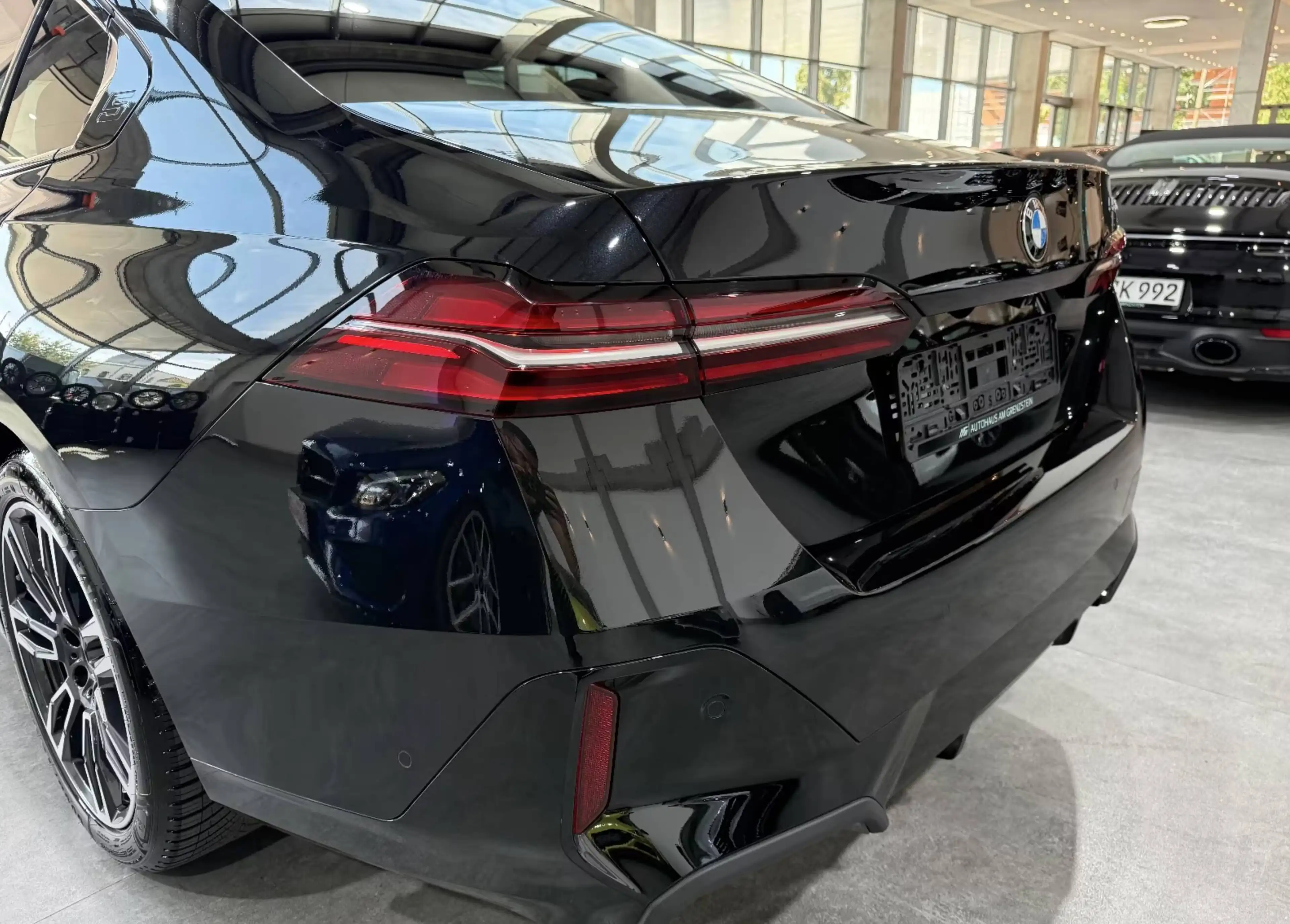 BMW 520 520 i M Sport — photo 13