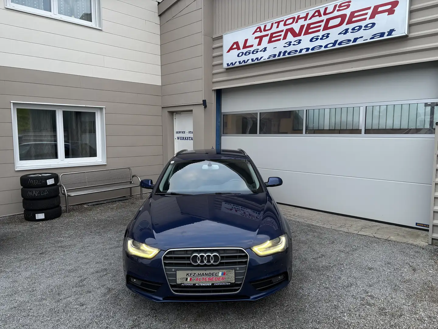 Audi A4 A4 Avant 2,0 TDI Aut. NAVI AHK SITZH Blau - 2