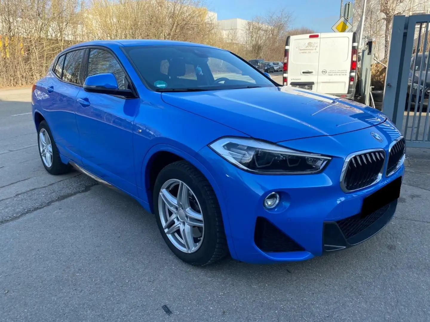 BMW X2 X2 sDrive20i Aut. Blau - 2