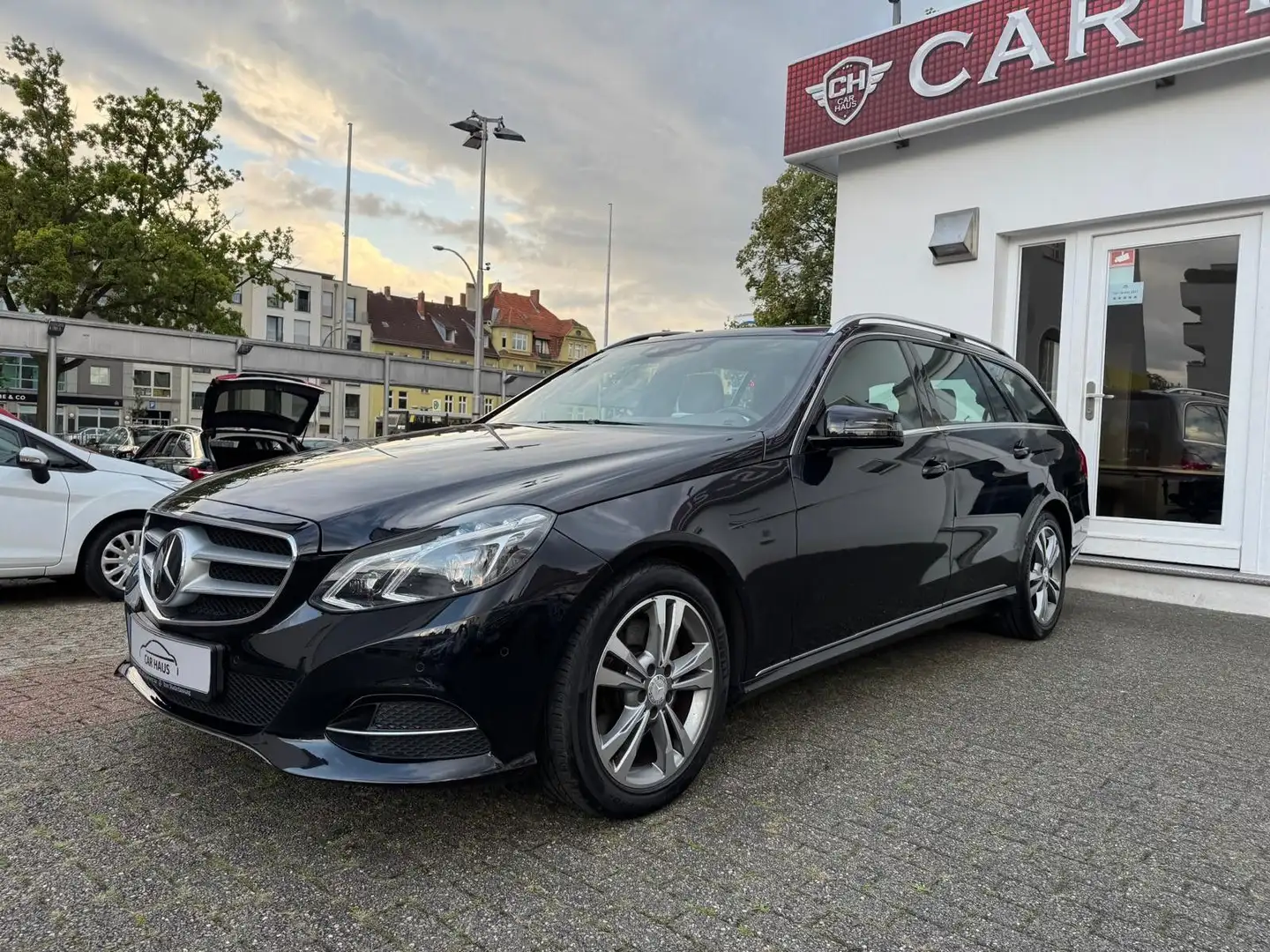 Mercedes-Benz E 350 350 T BLUETEC 9G-TRONIC Avantgarde*Distronic* Schwarz - 2