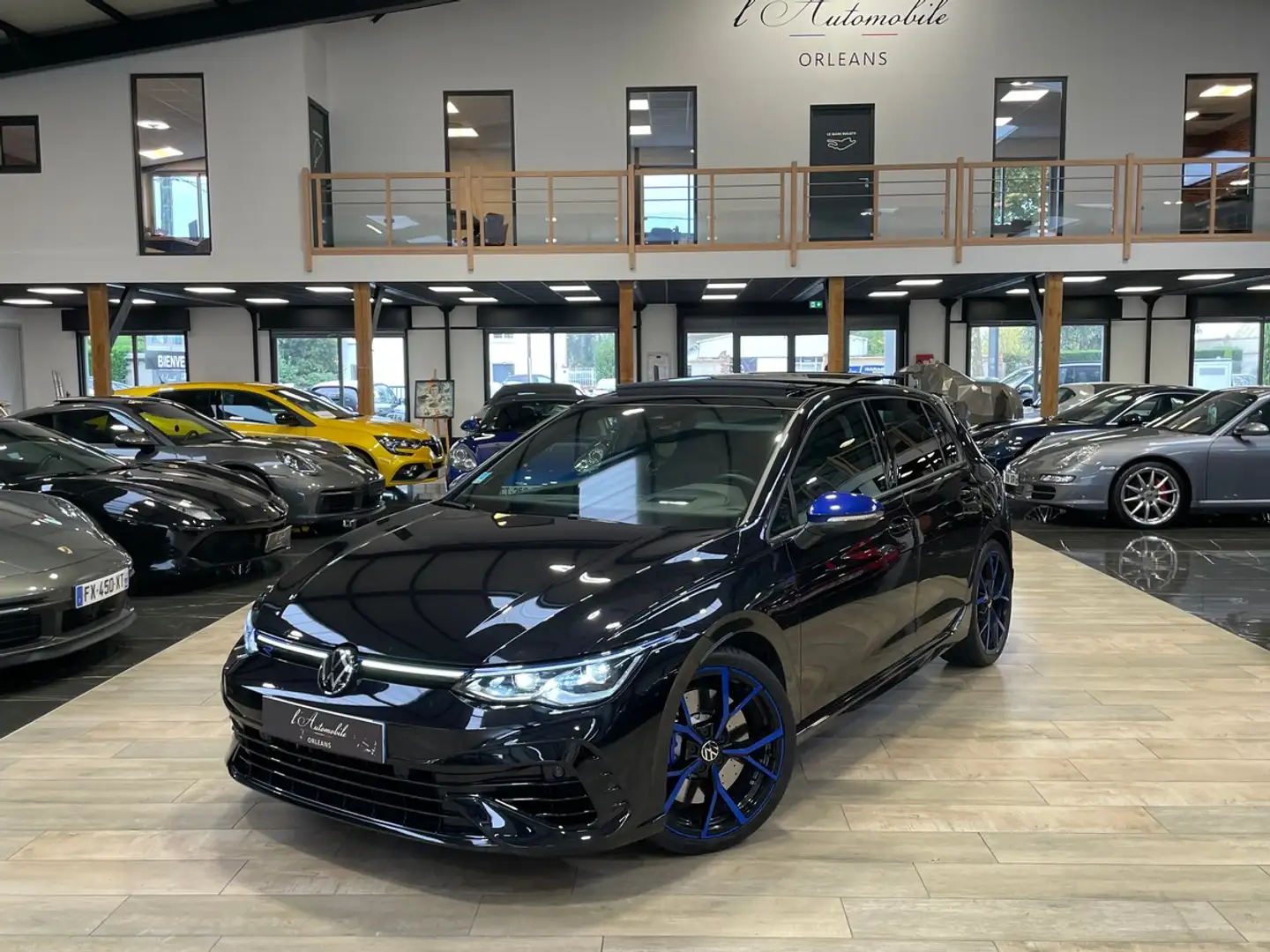 Volkswagen Golf VIII 4MOTION R 2.0L TSI DSG7 333 - 20 YEARS EDITIO Noir - 1