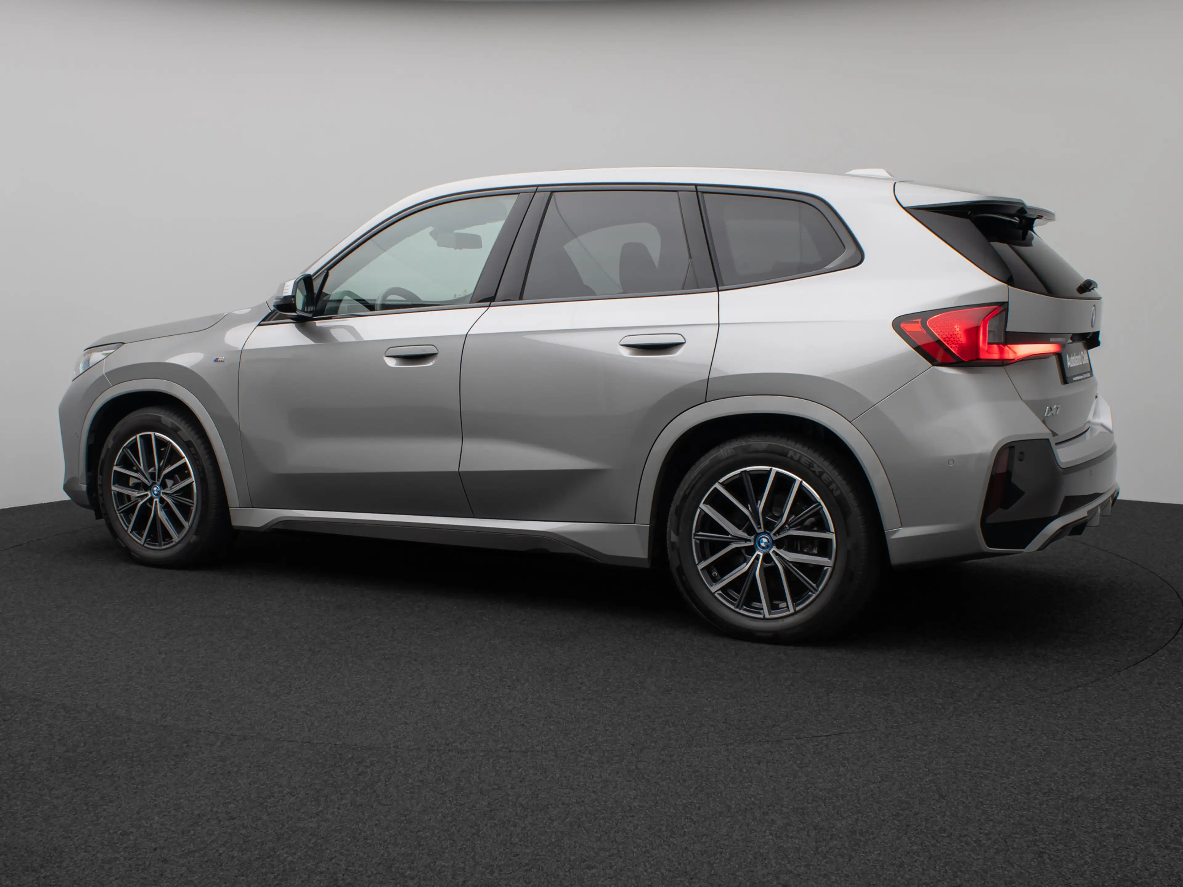 BMW iX1 M Sport Panorama Kamera DAB Komfort LED — photo 10