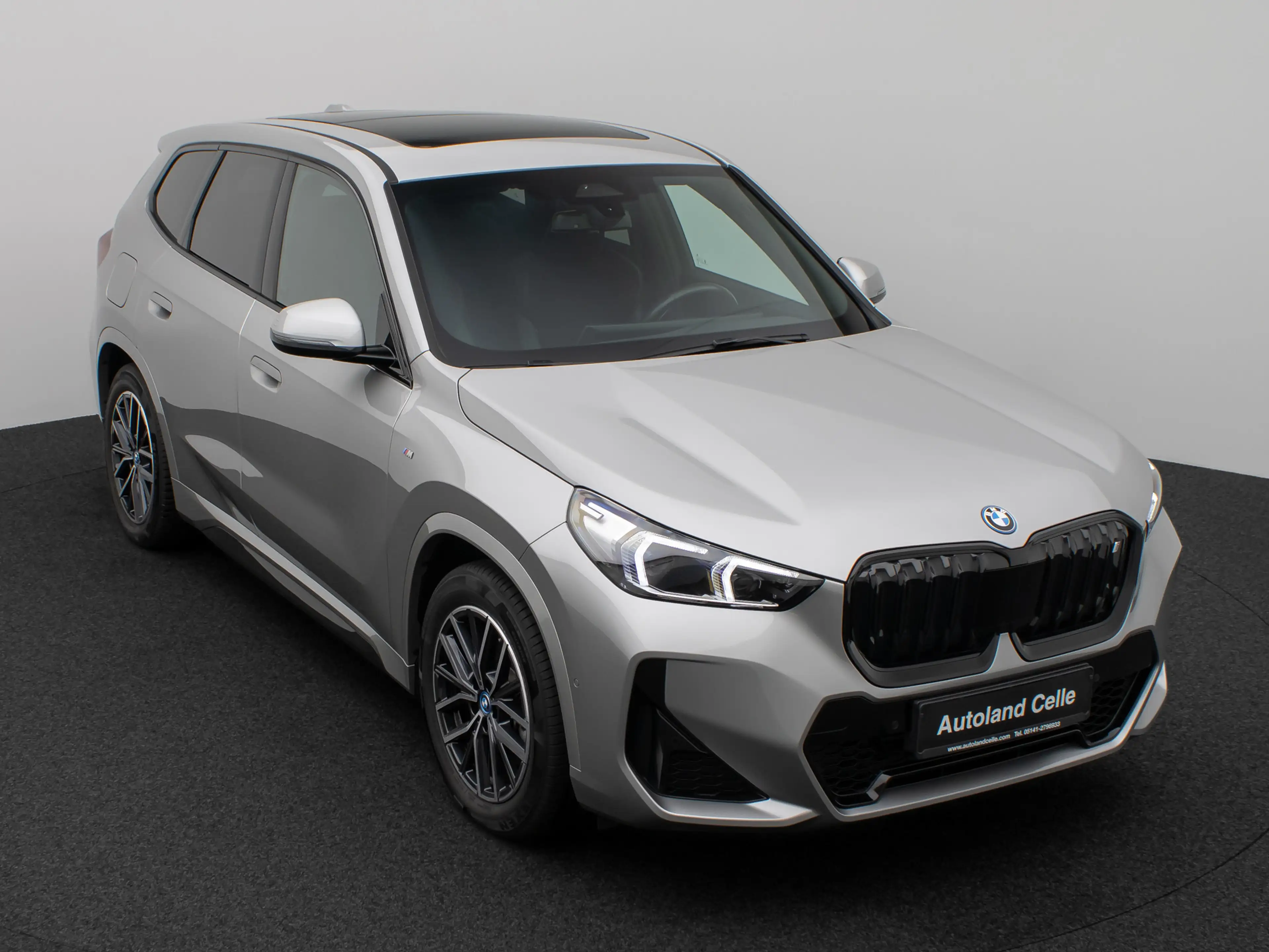 BMW iX1 M Sport Panorama Kamera DAB Komfort LED — photo 3