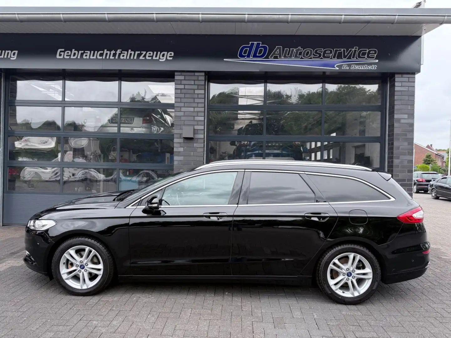 Ford Mondeo Turnier Titanium AHK SHZ Navi. Schwarz - 2