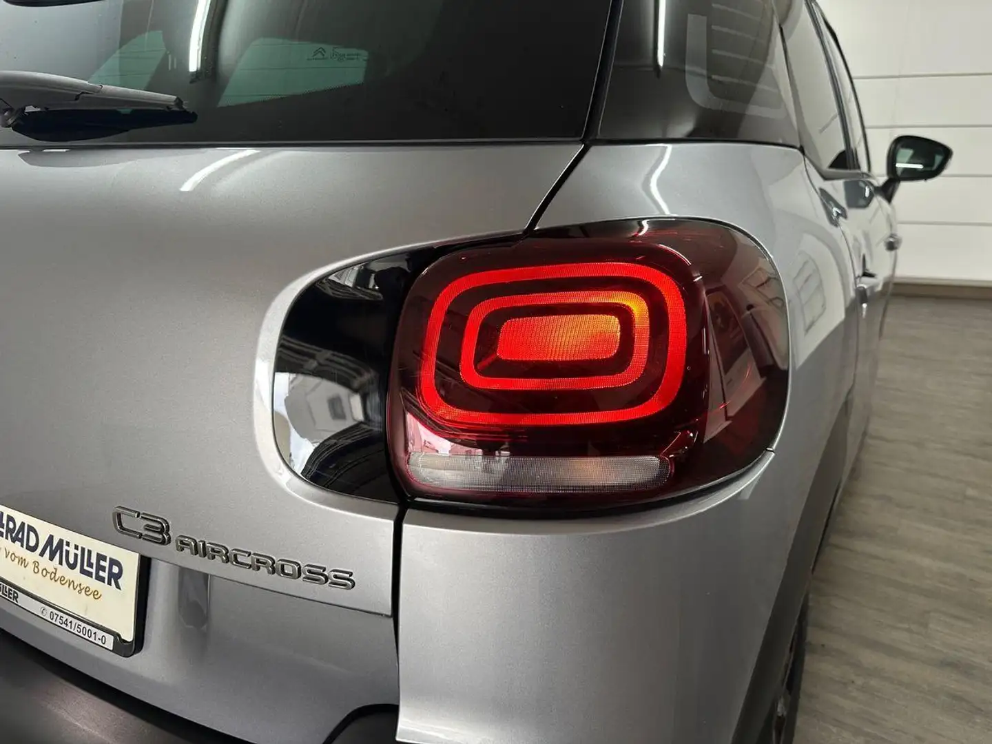 Citroen C3 Aircross Max 1.2 12V e-THP PT 110 NAVI+CAM+DAB Grau - 2
