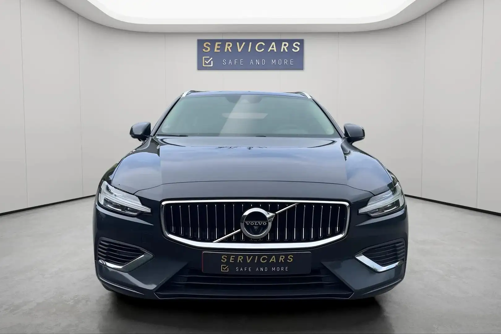 Volvo V60 2.0 T6 AWD PHEV R-Design Grau - 2