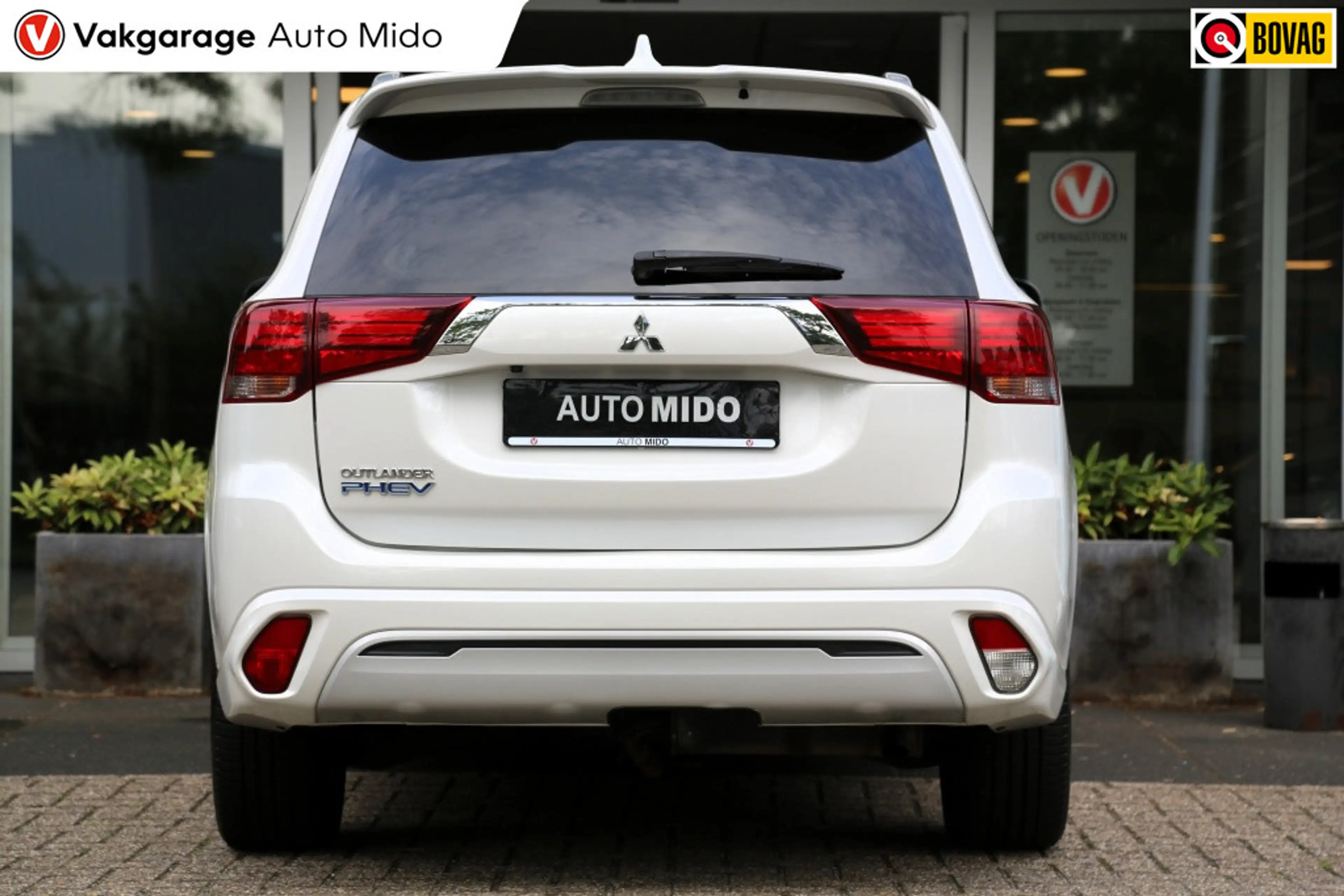 Mitsubishi Outlander 2.4 PHEV Intense — photo 8