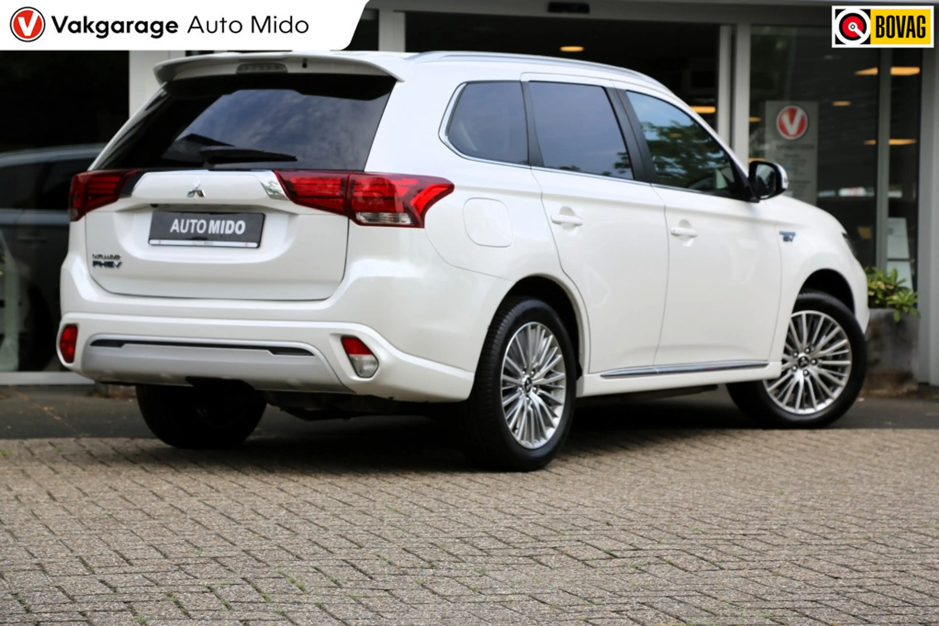 Mitsubishi Outlander 2.4 PHEV Intense — photo 6