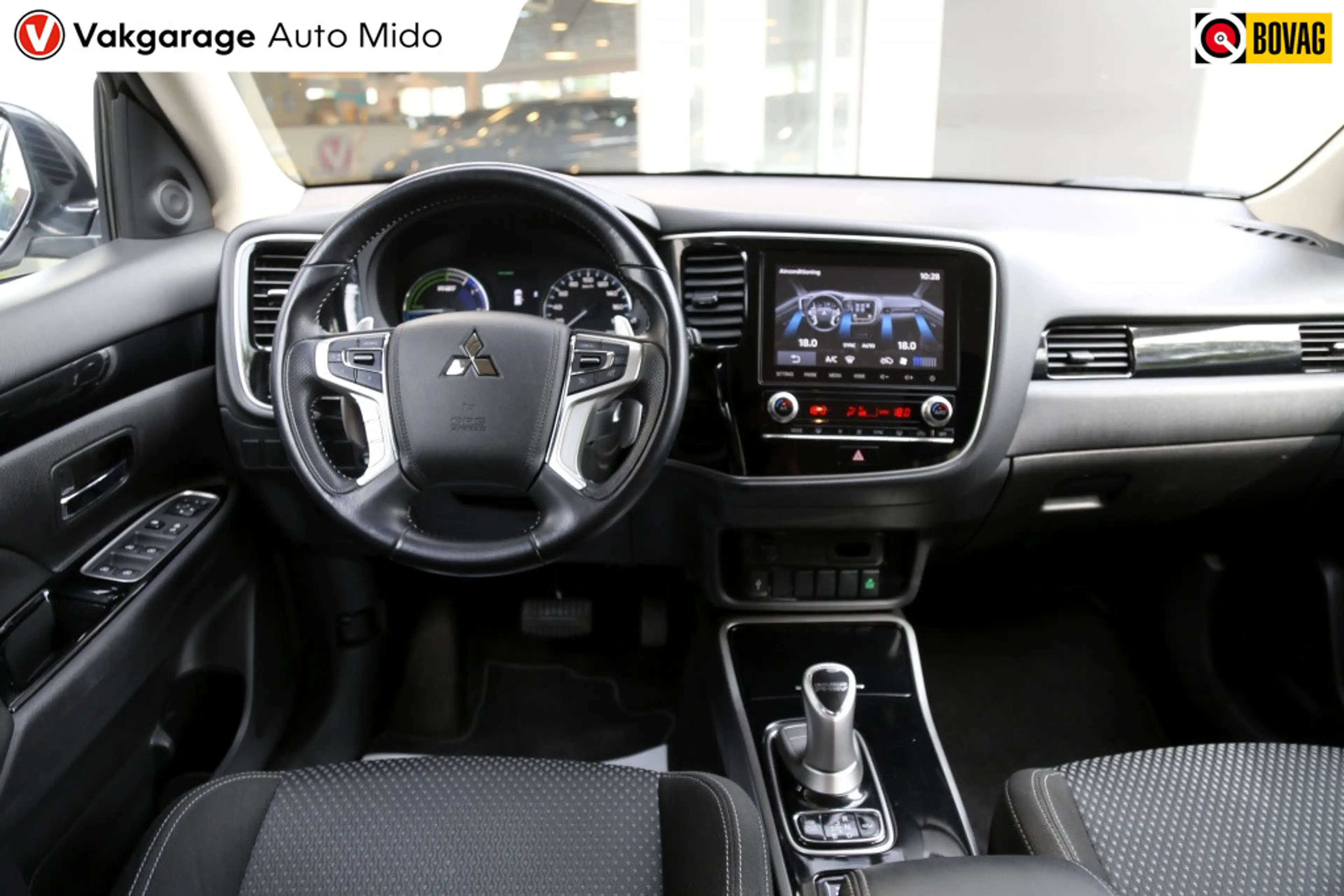 Mitsubishi Outlander 2.4 PHEV Intense — photo 9