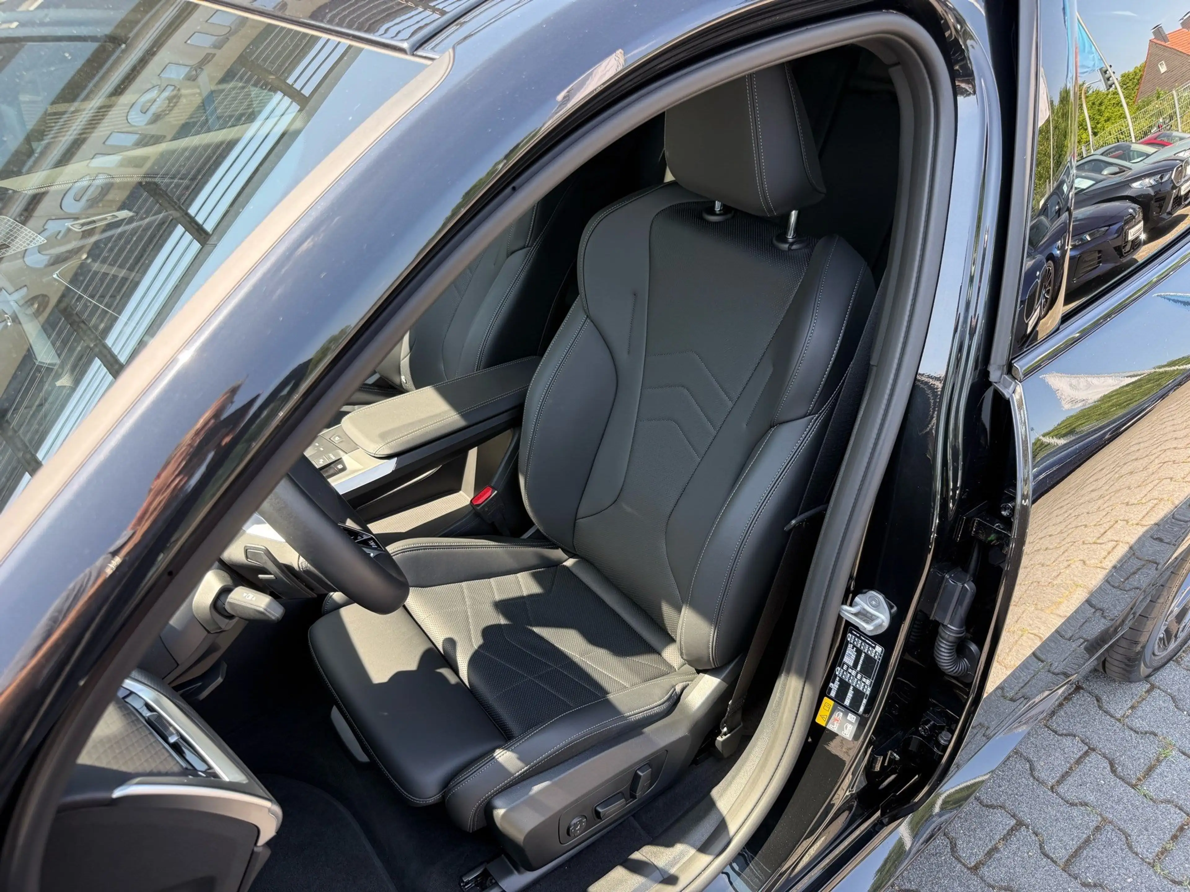 BMW iX2 xDrive30 M Sport /IconicGlow HUD Stop&Go AHK — photo 10