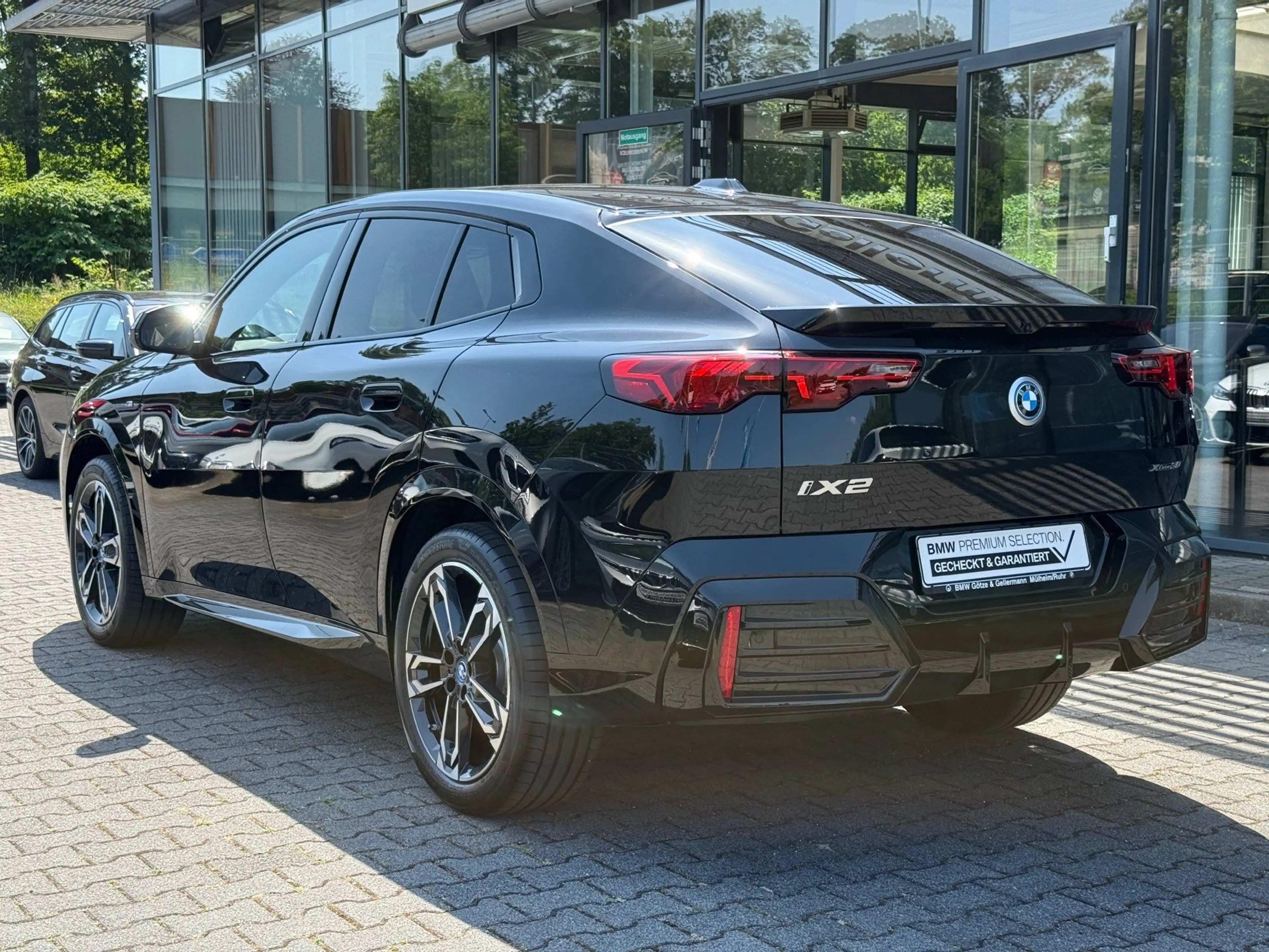 BMW iX2 xDrive30 M Sport /IconicGlow HUD Stop&Go AHK — photo 4