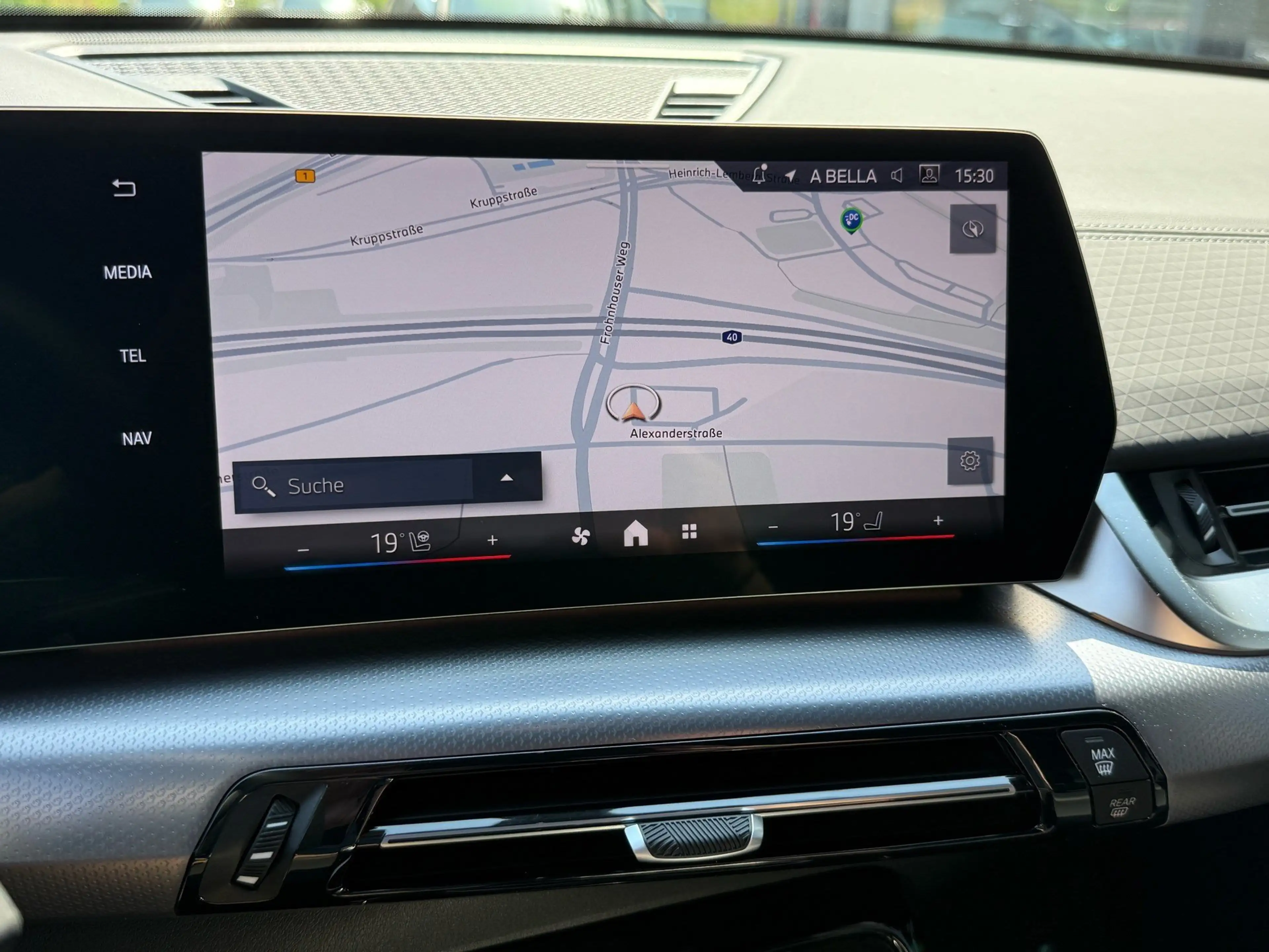 BMW iX2 xDrive30 M Sport /IconicGlow HUD Stop&Go AHK — photo 12