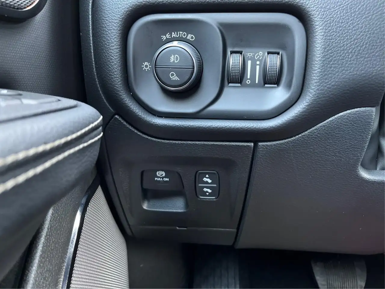 RAM 1500 снимка RAM 1500
