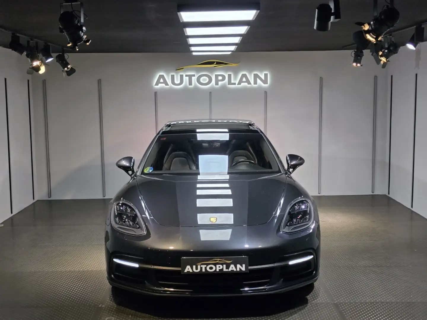 Porsche Panamera 4 e-Hybrid Gris - 2