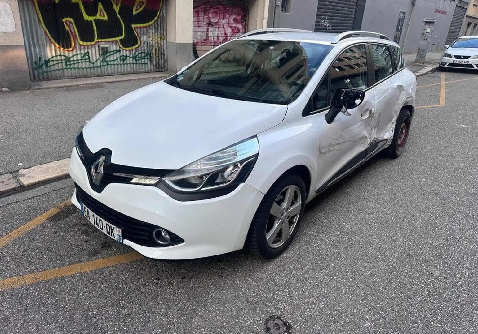 Renault Clio iv 1.5 dci 90ch energy accidentee carte grise ok Blanc - 1