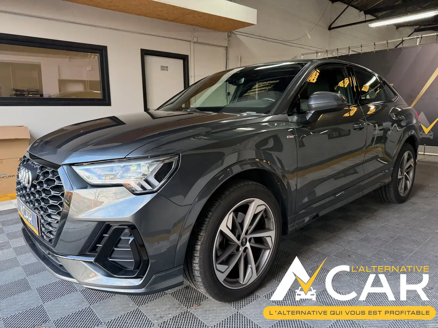 Audi Q3 Sportback 35 TDi Business S line-GARANTIE 12M Gris - 1