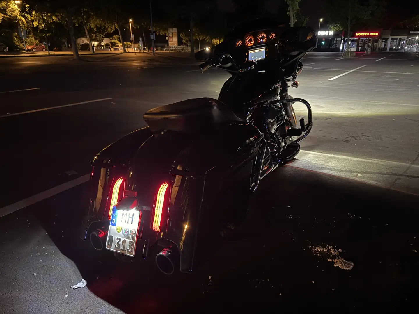 Harley-Davidson Street Glide Ultra Limited - 1