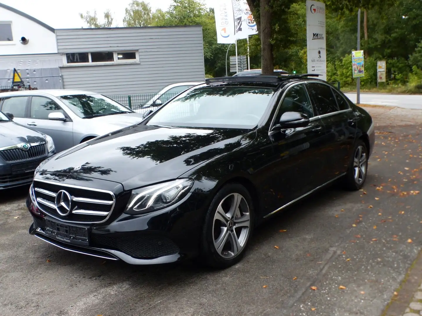 Mercedes-Benz E 350 E350d Lim. Avantgarde Pano Kamera Shz LED 8fb AK Noir - 1