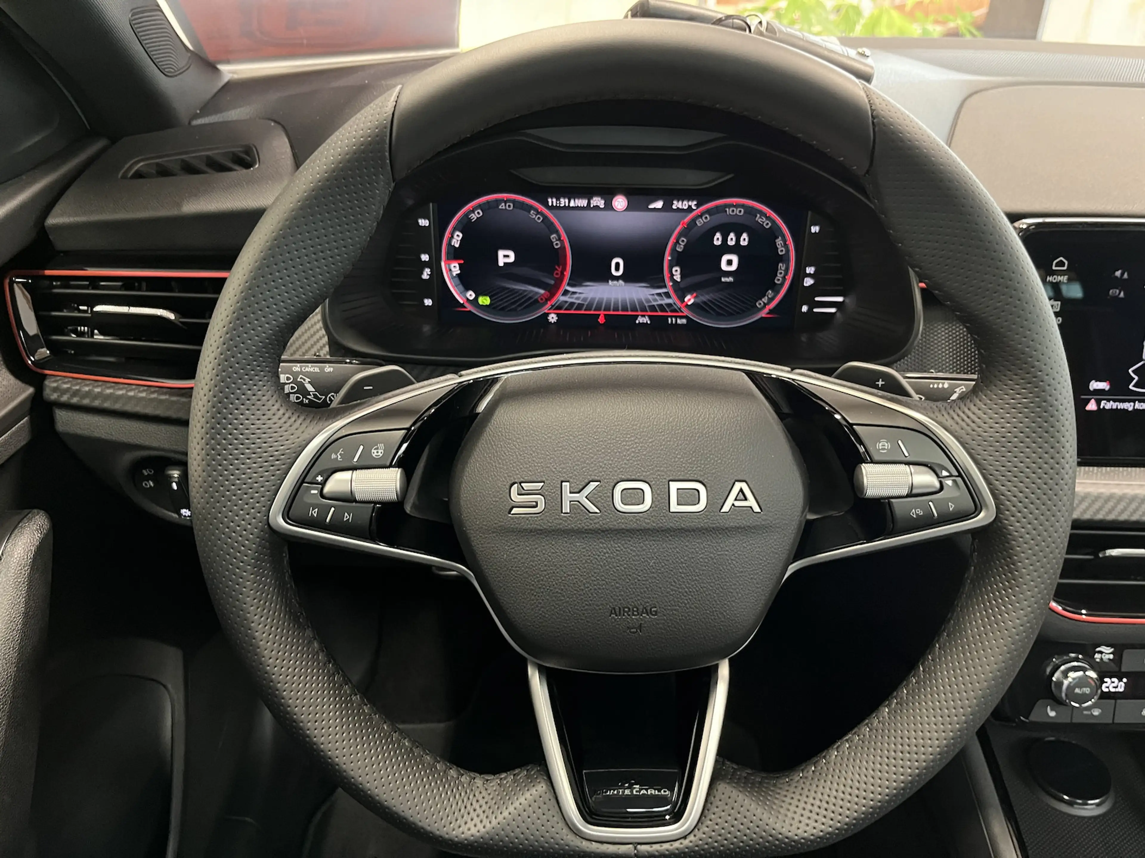 Skoda Scala Monte Carlo 1.5 TSI DSG AHK 18´ Kamera — photo 11
