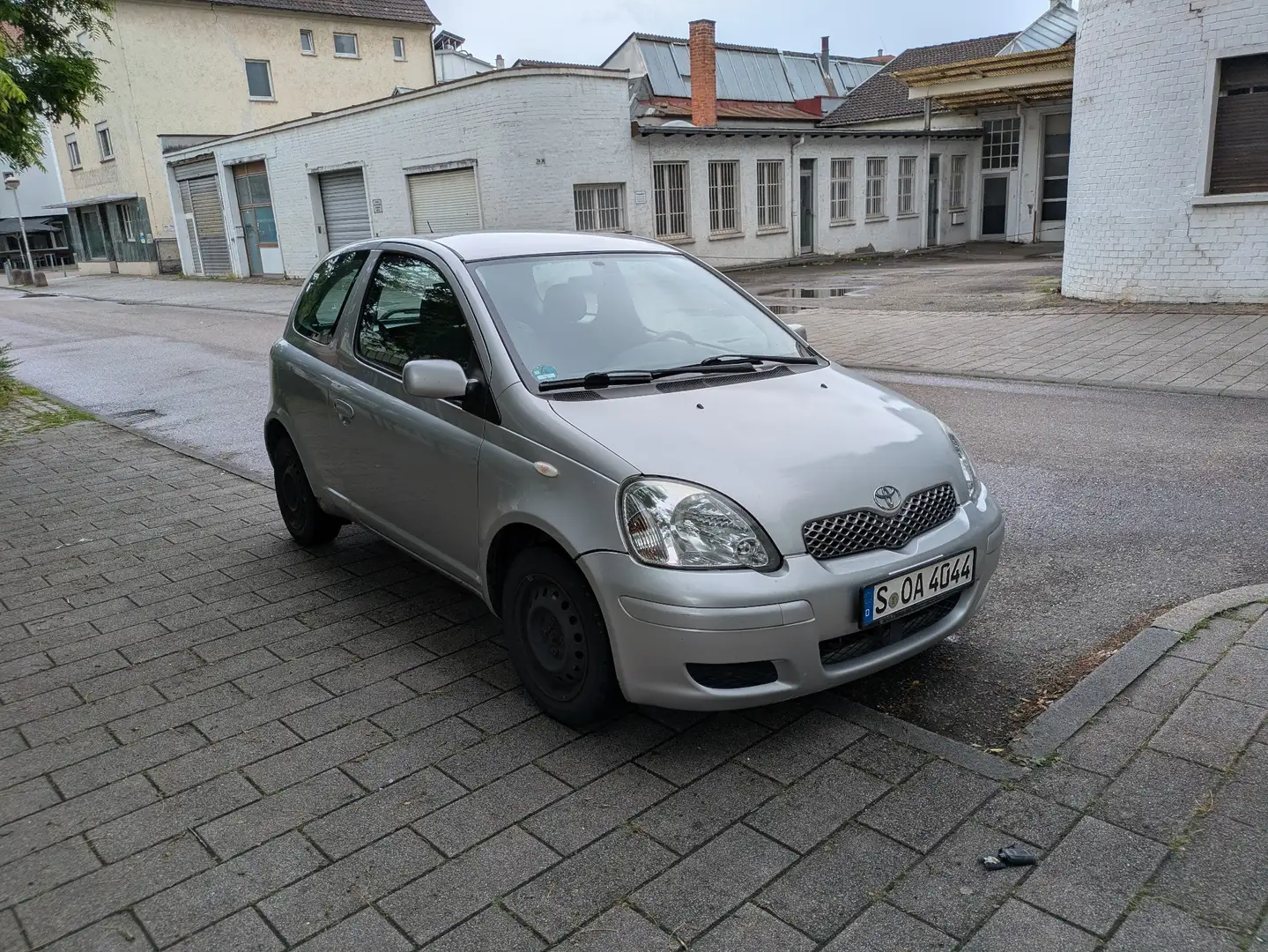 Toyota Yaris 1.0 Eco - 2